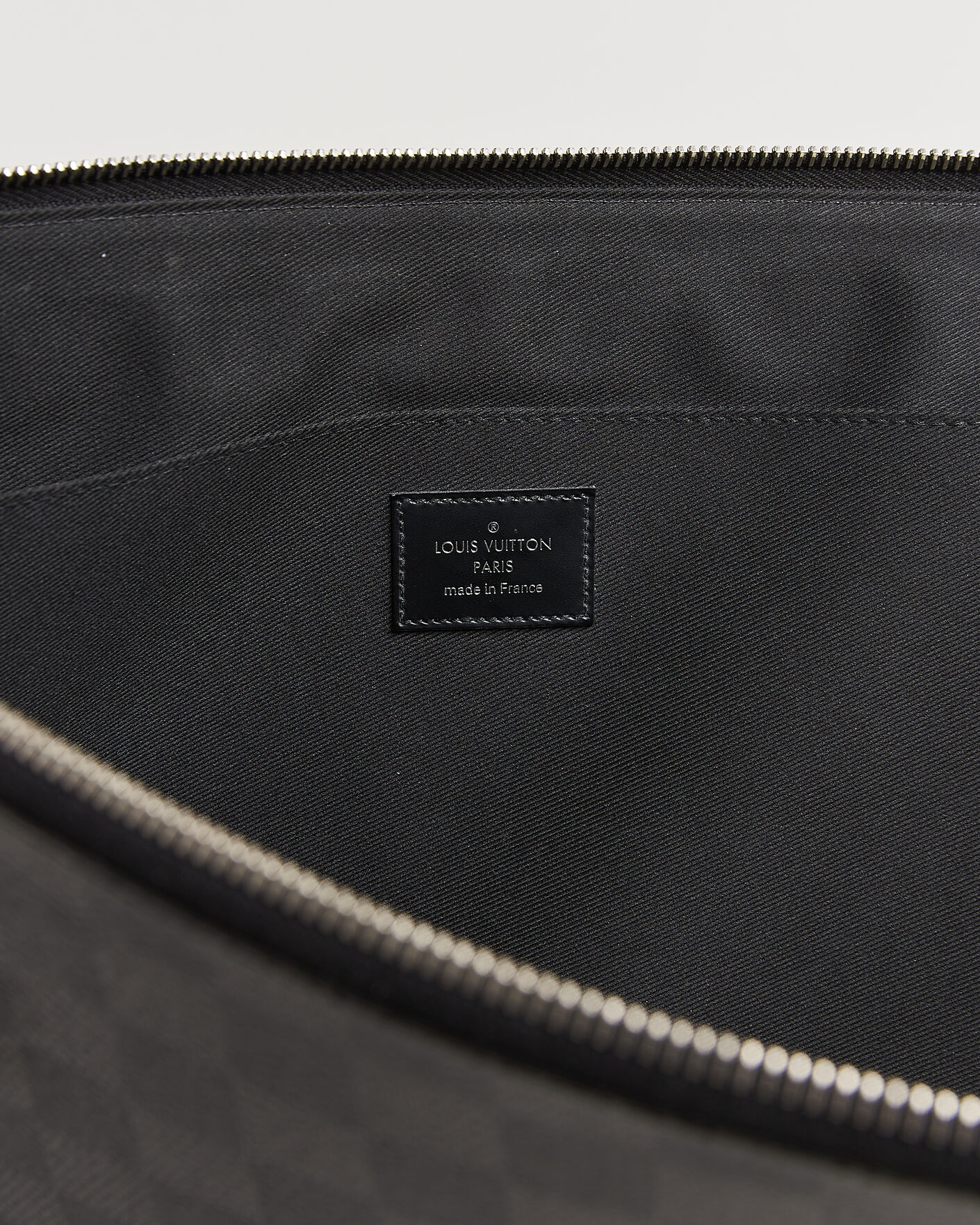 Herr | Pre-Owned & Vintage Bags | Louis Vuitton Pre-Owned | Pochette Jules Damier Graphite