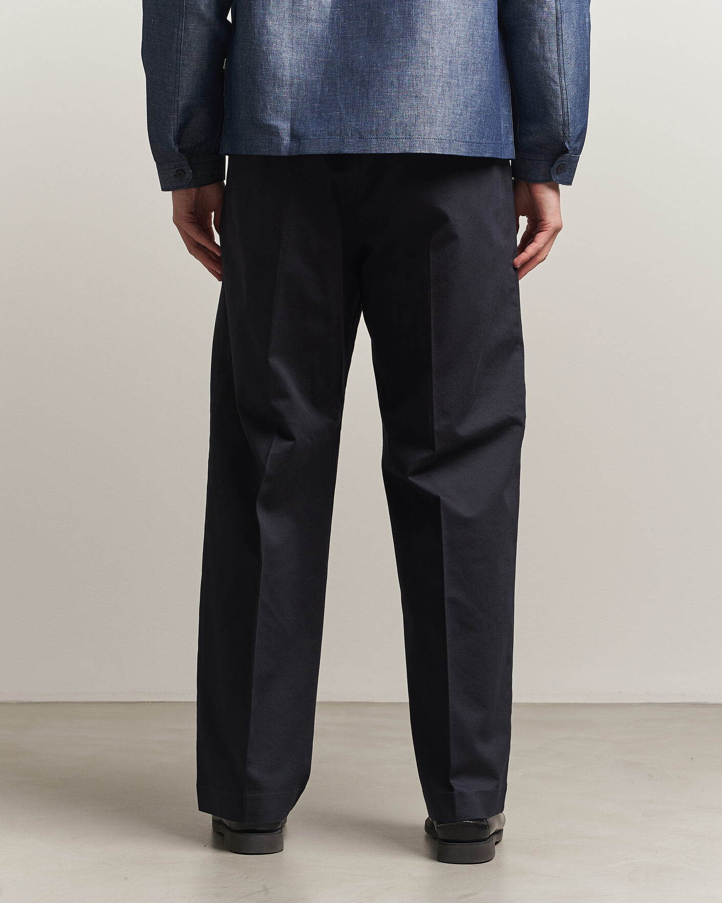 Herr | Byxor | NN07 | Kay Relaxed Fit Pleated Cotton Trousers Navy Blue
