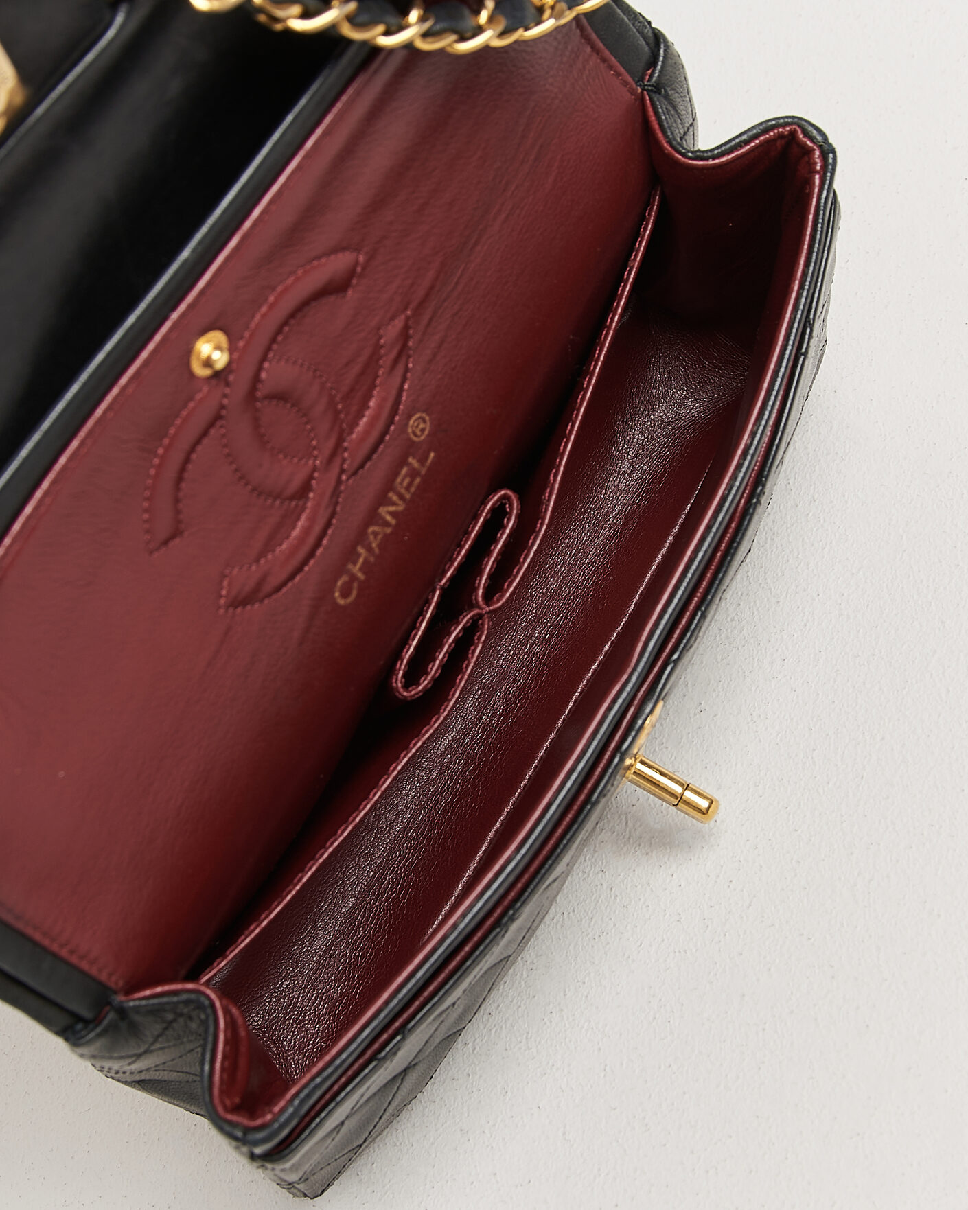 Herr | Pre-Owned & Vintage Bags | Chanel Pre-Owned | Classic Small Double Flap Bag Black