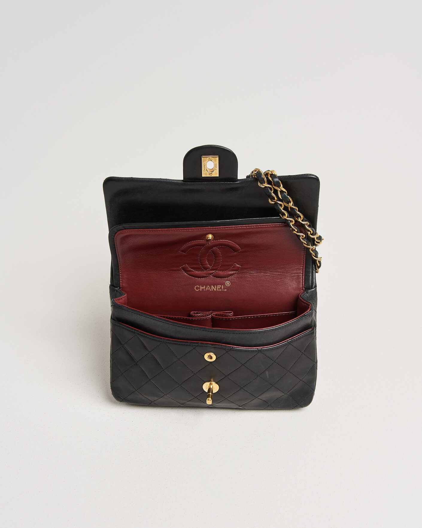 Herr | Pre-Owned & Vintage Bags | Chanel Pre-Owned | Classic Small Double Flap Bag Black