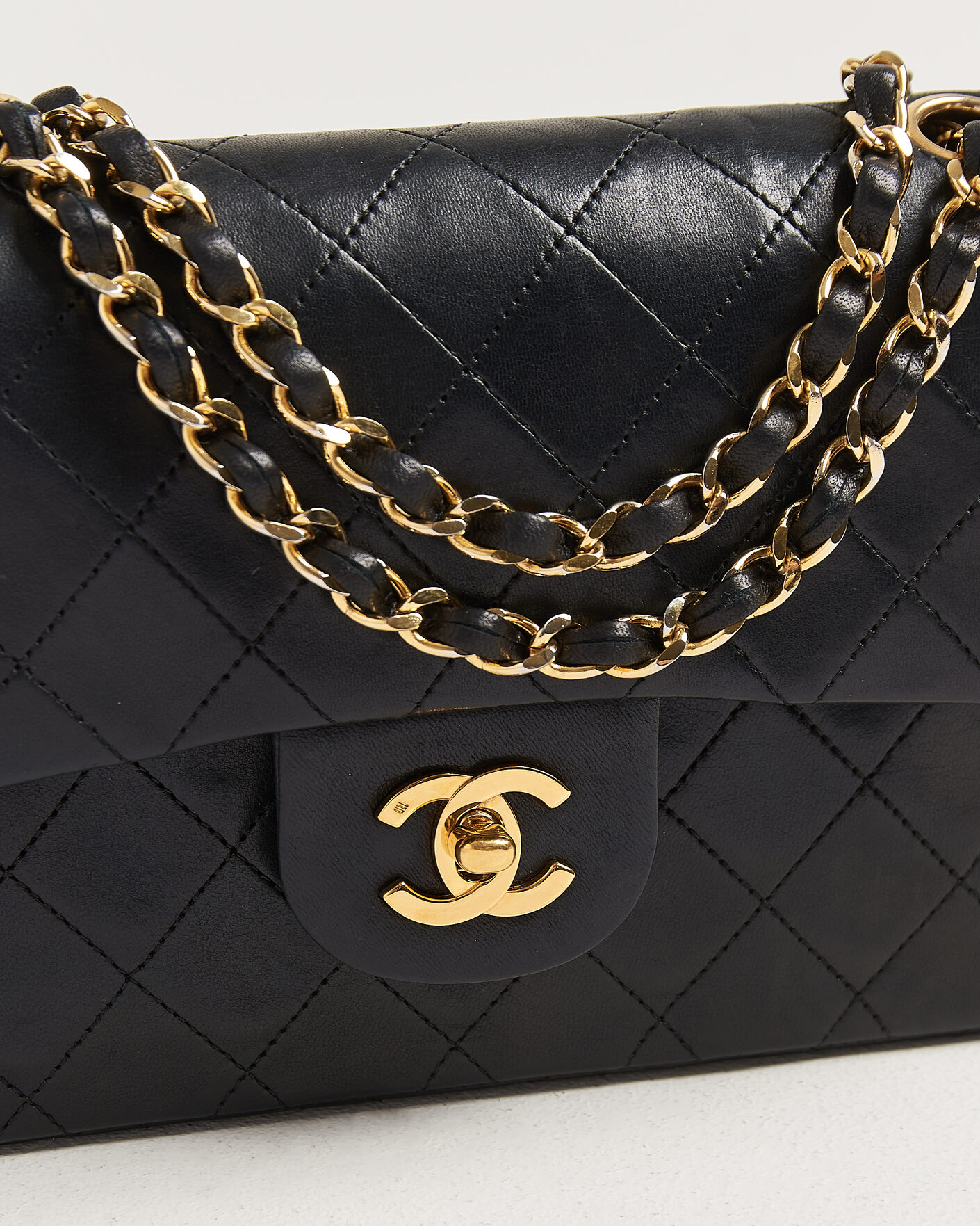 Herr | Pre-Owned & Vintage Bags | Chanel Pre-Owned | Classic Small Double Flap Bag Black