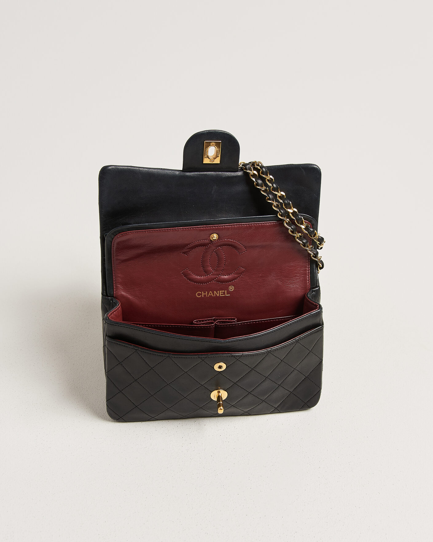 Herr | Pre-Owned & Vintage Bags | Chanel Pre-Owned | Classic Small Double Flap Bag Black