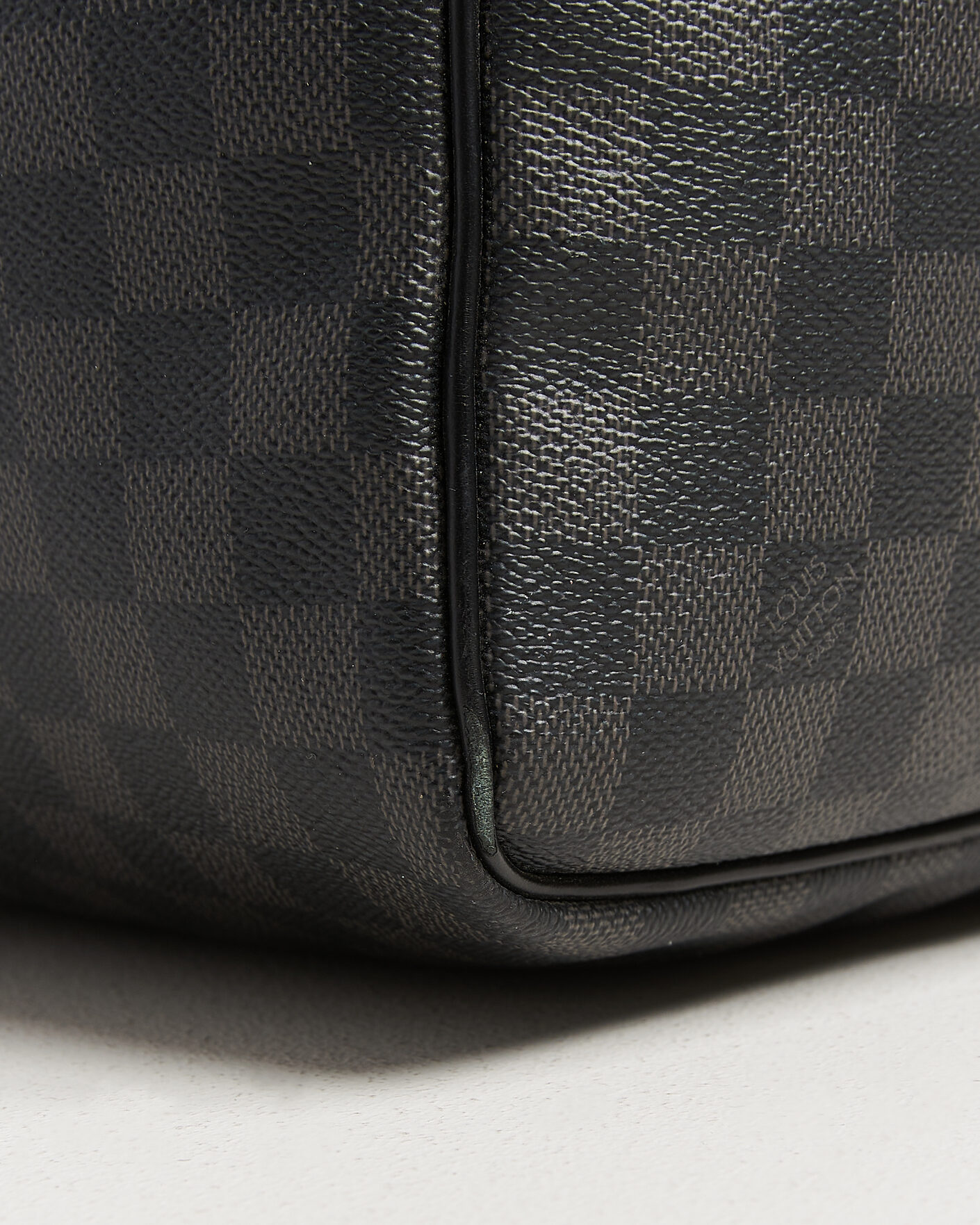 Herr | Pre-Owned & Vintage Bags | Louis Vuitton Pre-Owned | Keepall 55 Bandouliére Damier Graphite
