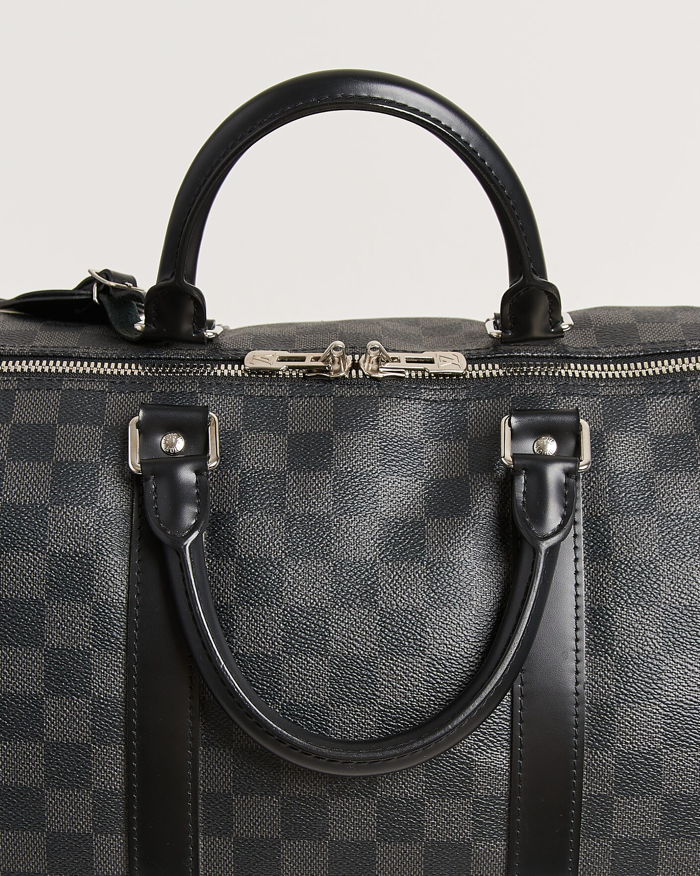 Herr | Pre-Owned & Vintage Bags | Louis Vuitton Pre-Owned | Keepall 55 Bandouliére Damier Graphite