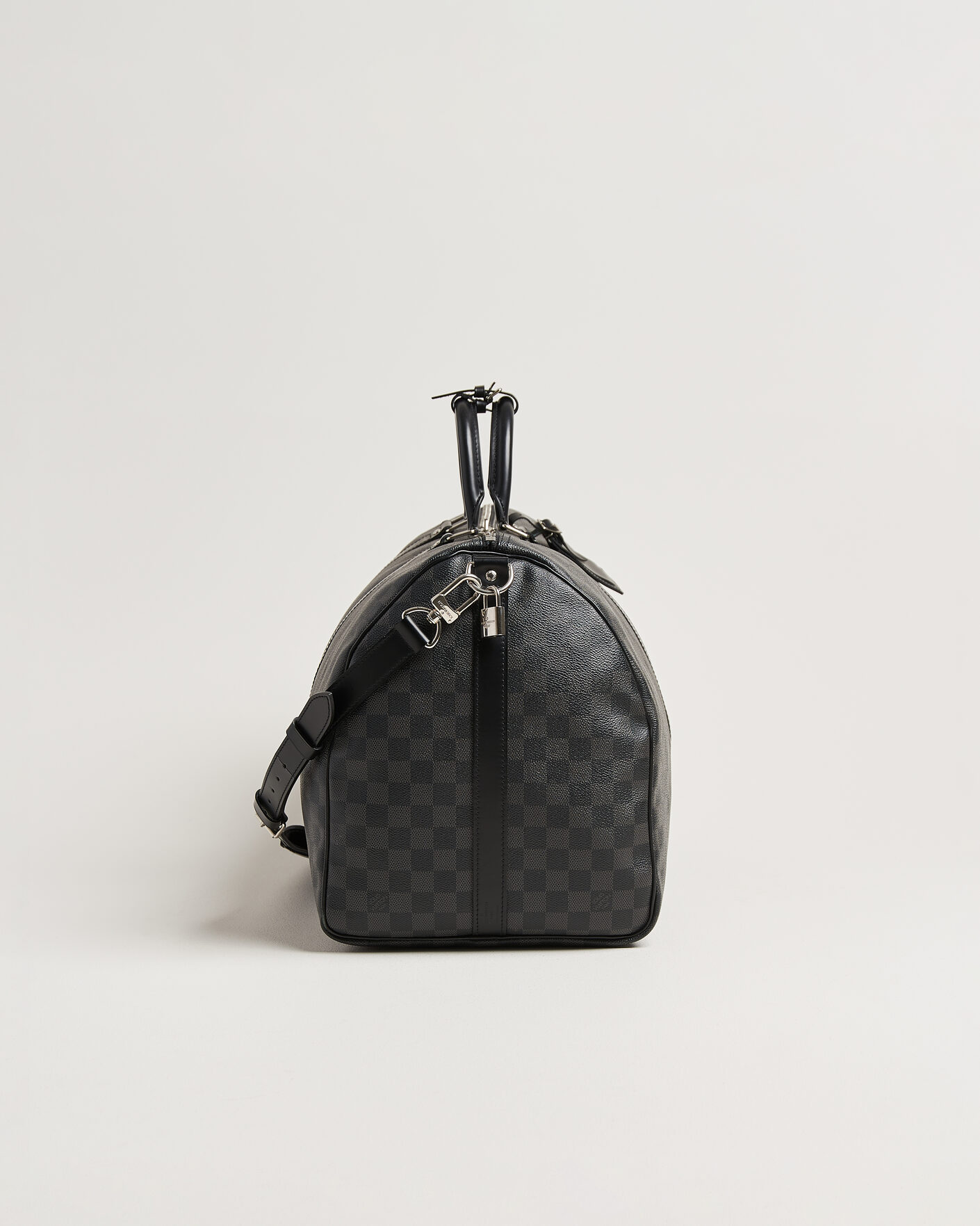 Herr | Pre-Owned & Vintage Bags | Louis Vuitton Pre-Owned | Keepall 55 Bandouliére Damier Graphite