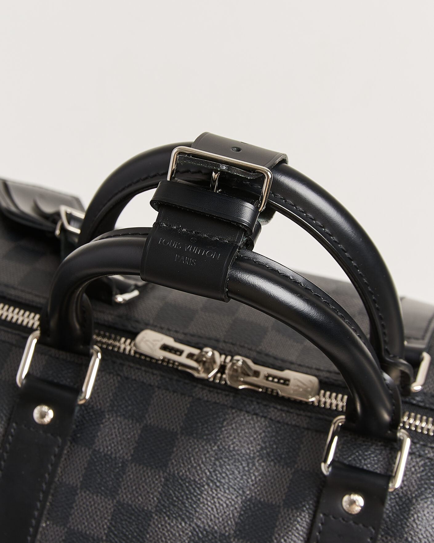 Herr | Pre-Owned & Vintage Bags | Louis Vuitton Pre-Owned | Keepall 55 Bandouliére Damier Graphite