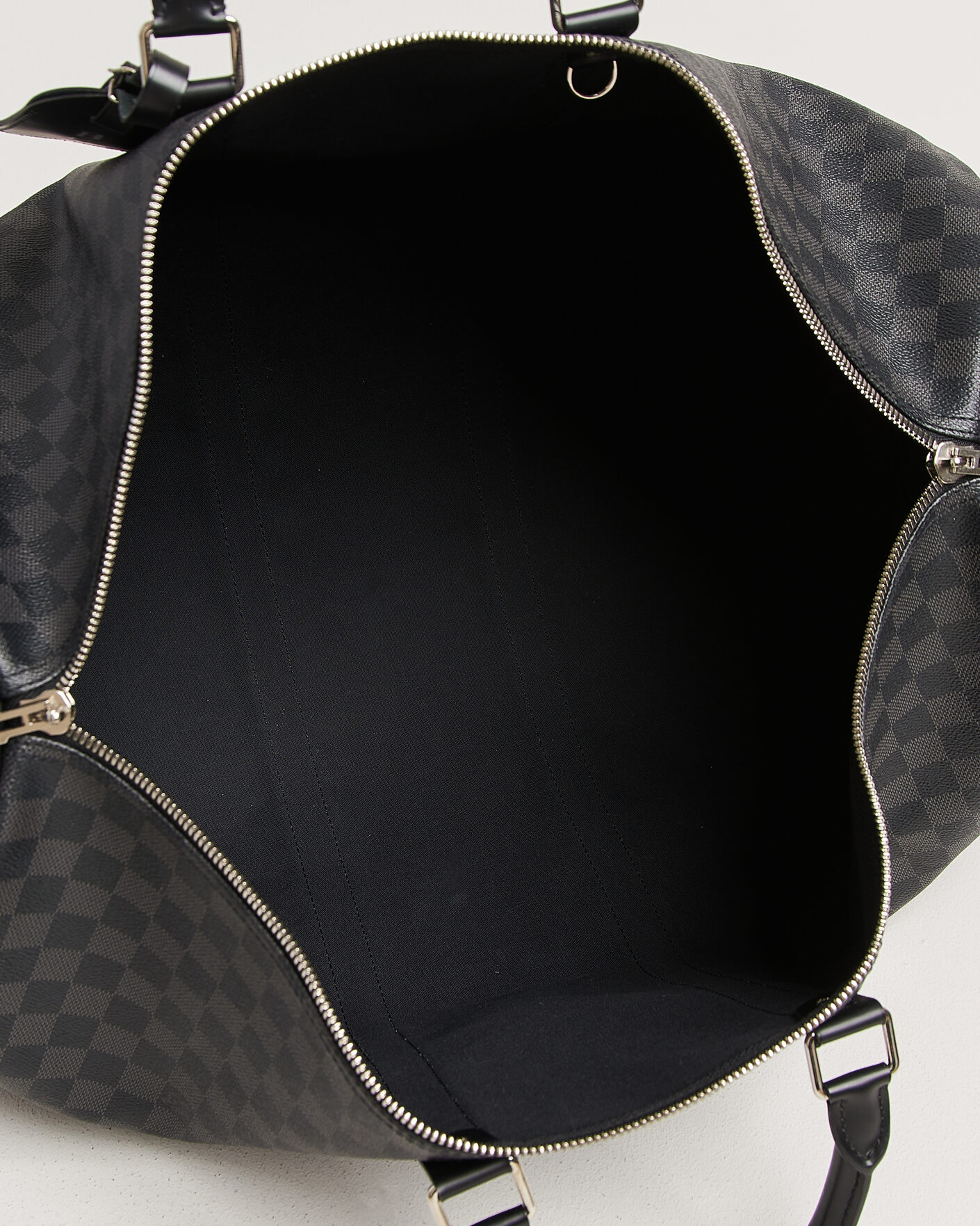 Herr | Pre-Owned & Vintage Bags | Louis Vuitton Pre-Owned | Keepall 55 Bandouliére Damier Graphite