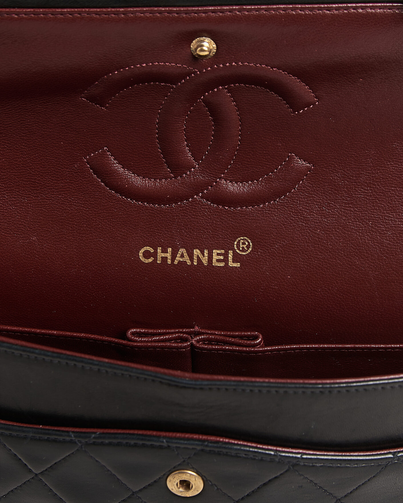 Herr | Pre-Owned & Vintage Bags | Chanel Pre-Owned | Classic Medium Double Flap Bag Black