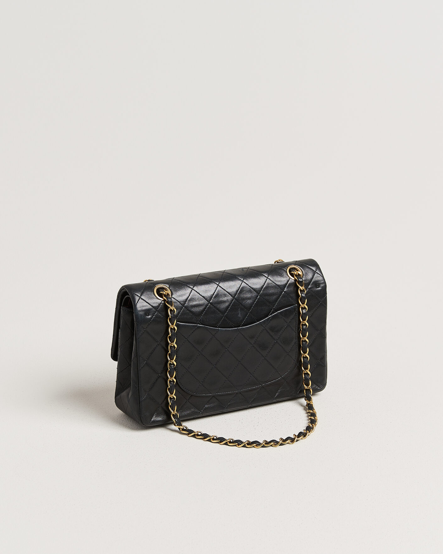 Herr | Pre-Owned & Vintage Bags | Chanel Pre-Owned | Classic Medium Double Flap Bag Black