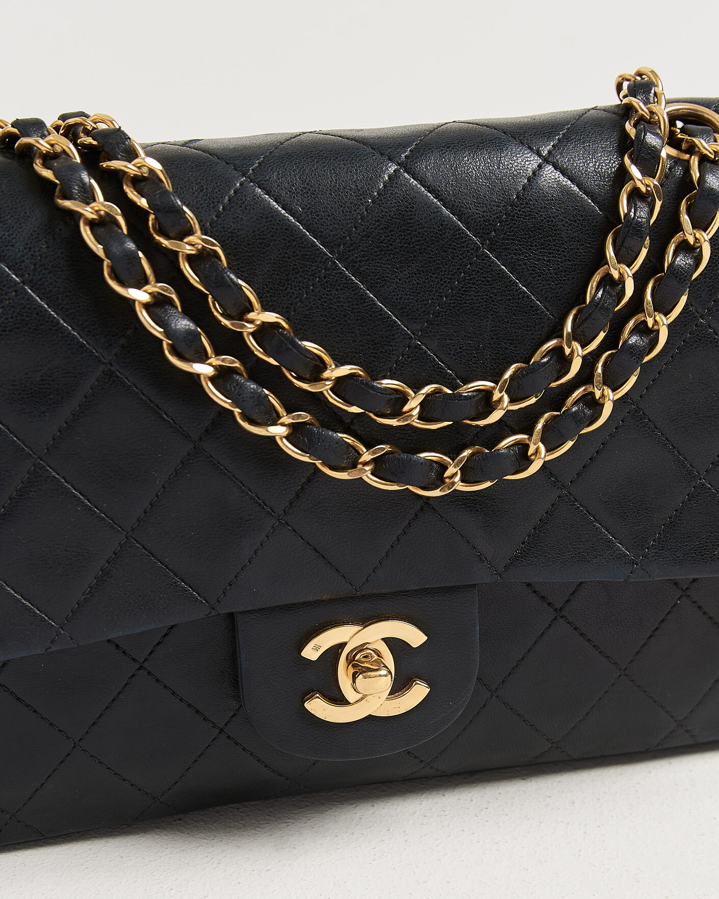 Herr | Pre-Owned & Vintage Bags | Chanel Pre-Owned | Classic Medium Double Flap Bag Black