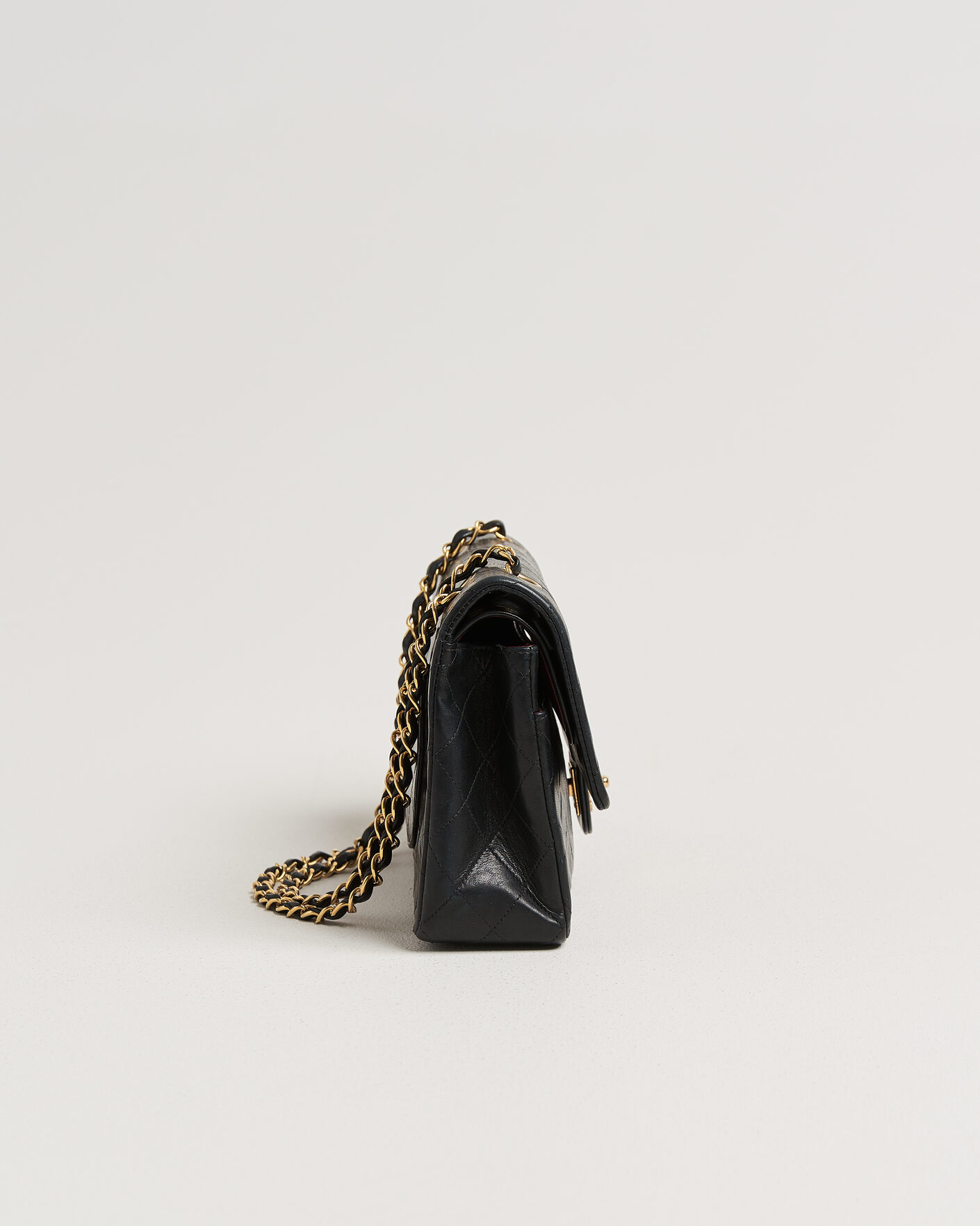 Herr | Pre-Owned & Vintage Bags | Chanel Pre-Owned | Classic Medium Double Flap Bag Black