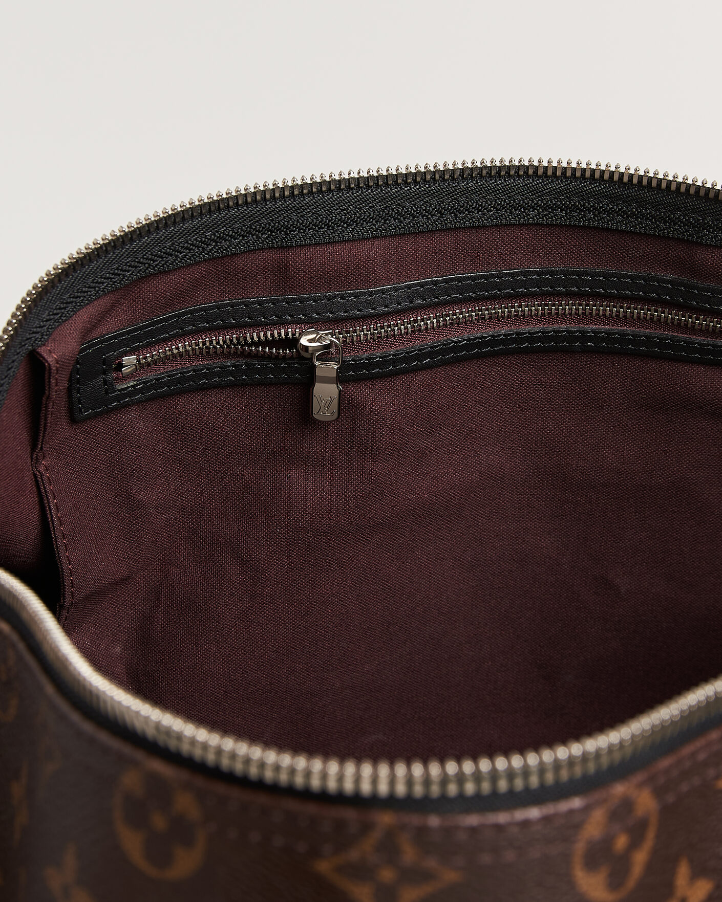 Herr | Pre-Owned & Vintage Bags | Louis Vuitton Pre-Owned | Keepall 45 Bandouliére Monogram Macassar