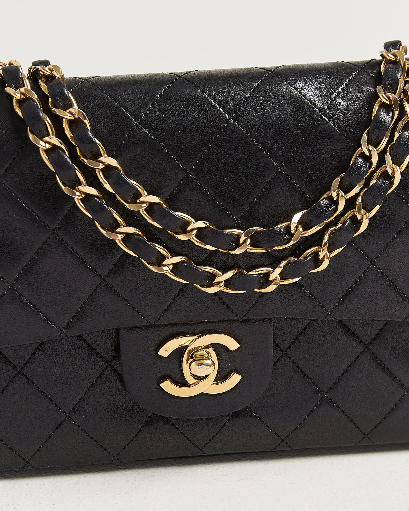 Herr | Pre-Owned & Vintage Bags | Chanel Pre-Owned | Classic Small Double Flap Bag Black
