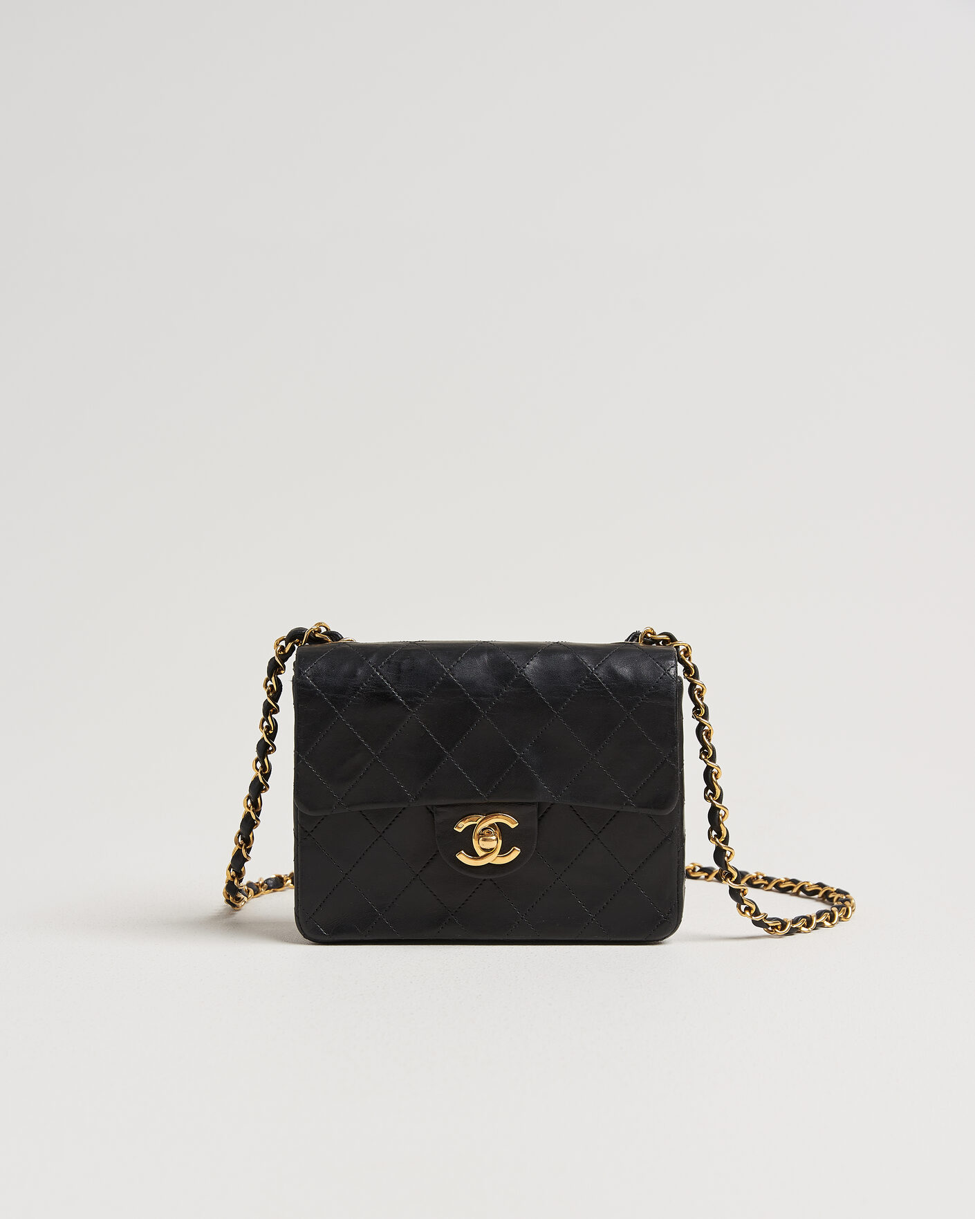 Herr | Pre-Owned & Vintage Bags | Chanel Pre-Owned | Classic Mini Single Flap Square Bag Black