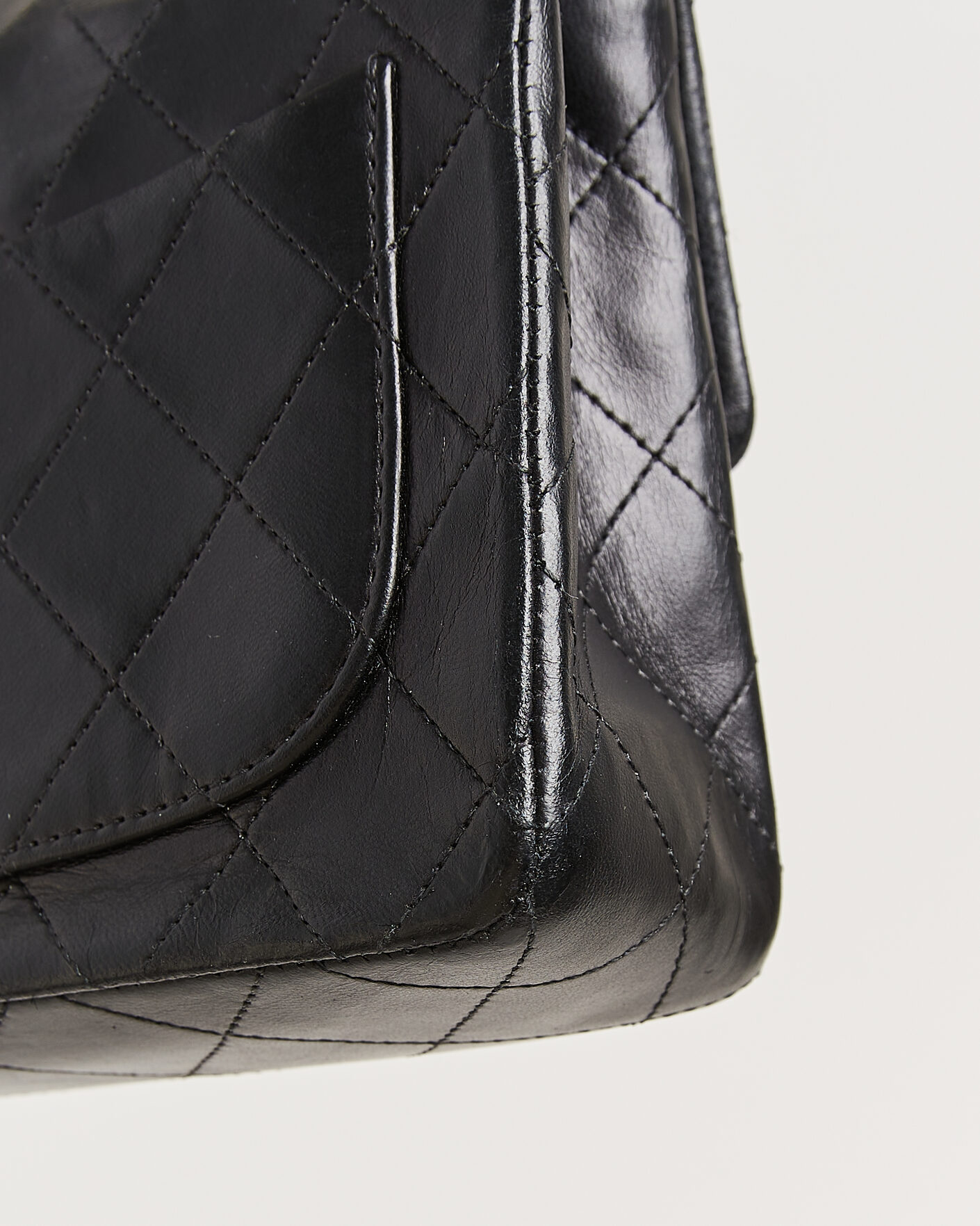 Herr | Pre-Owned & Vintage Bags | Chanel Pre-Owned | Classic Mini Single Flap Square Bag Black