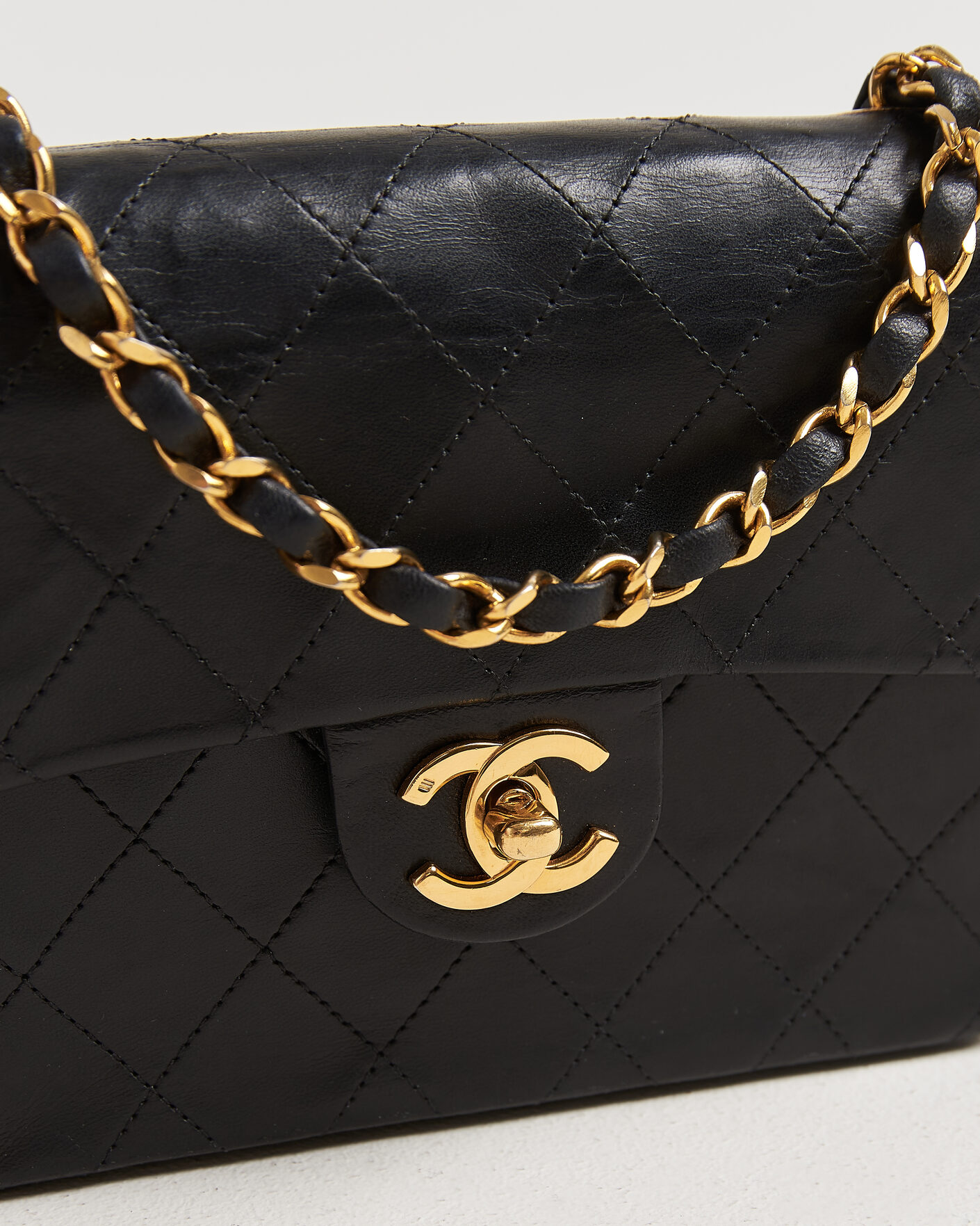 Herr | Pre-Owned & Vintage Bags | Chanel Pre-Owned | Classic Mini Single Flap Square Bag Black
