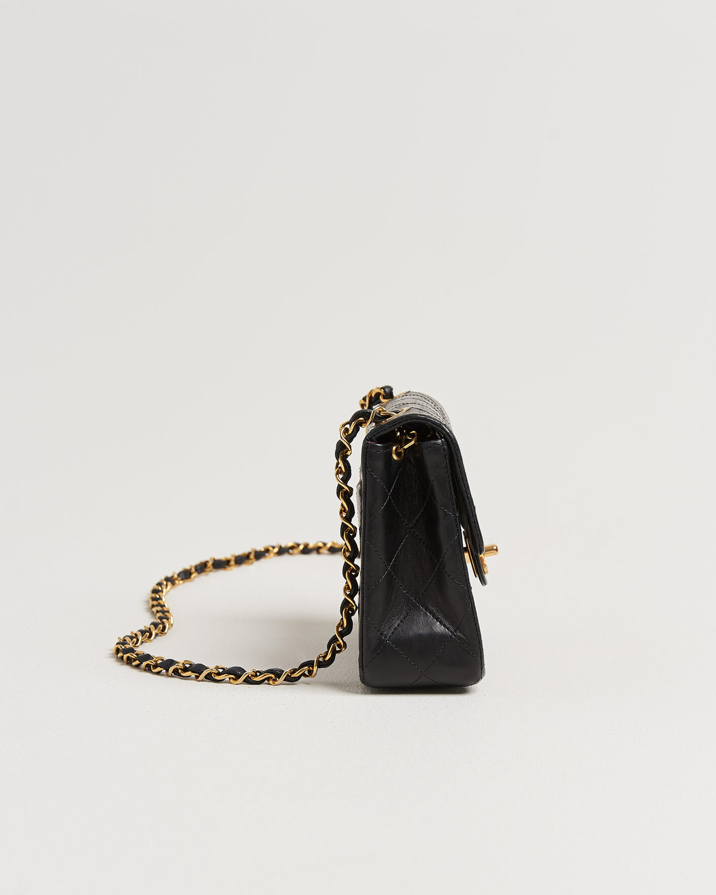 Herr | Pre-Owned & Vintage Bags | Chanel Pre-Owned | Classic Mini Single Flap Square Bag Black