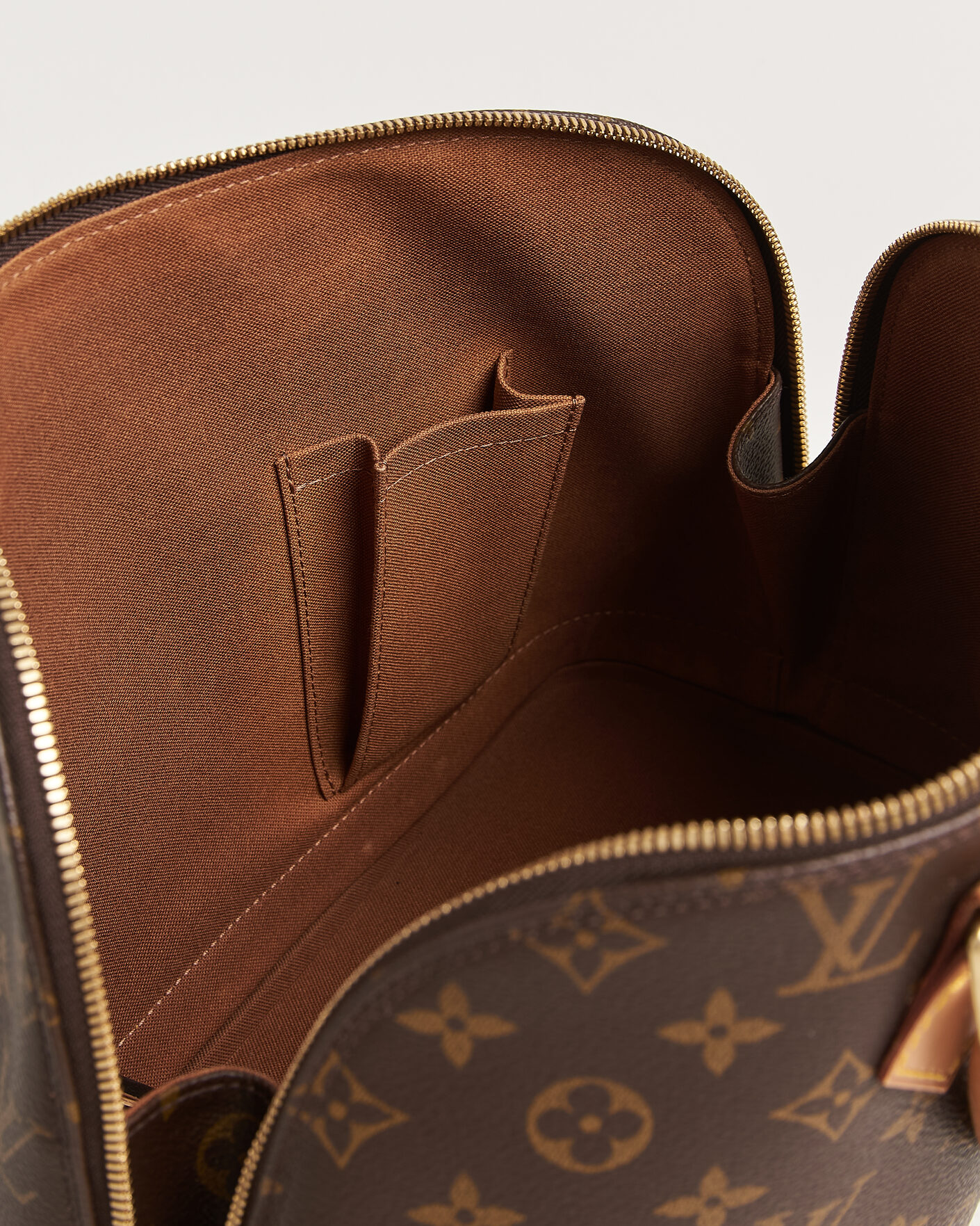 Herr | Pre-Owned & Vintage Bags | Louis Vuitton Pre-Owned | Alma Bag PM Monogram