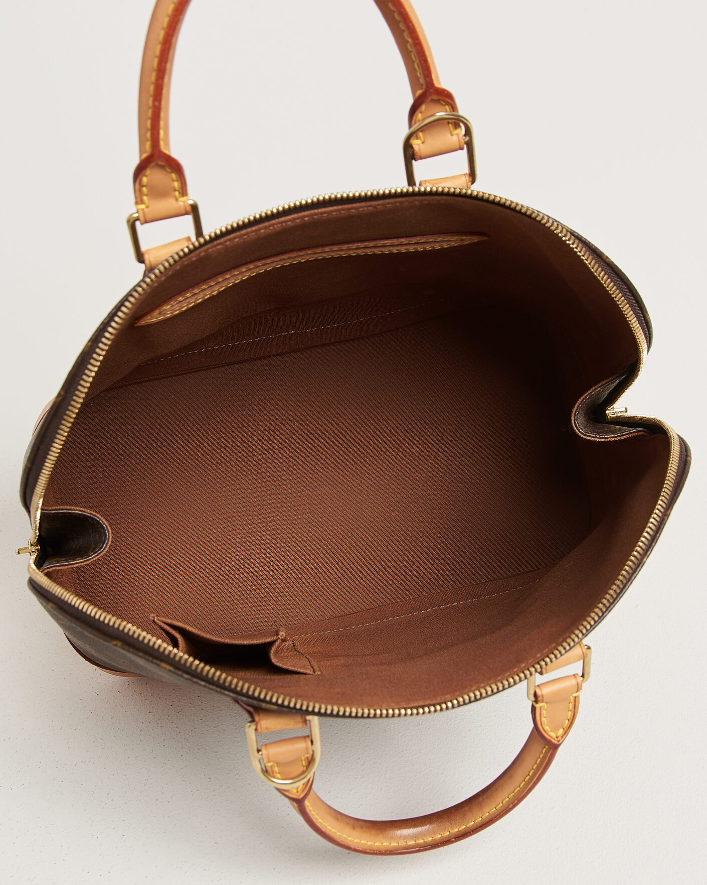 Herr | Pre-Owned & Vintage Bags | Louis Vuitton Pre-Owned | Alma Bag PM Monogram
