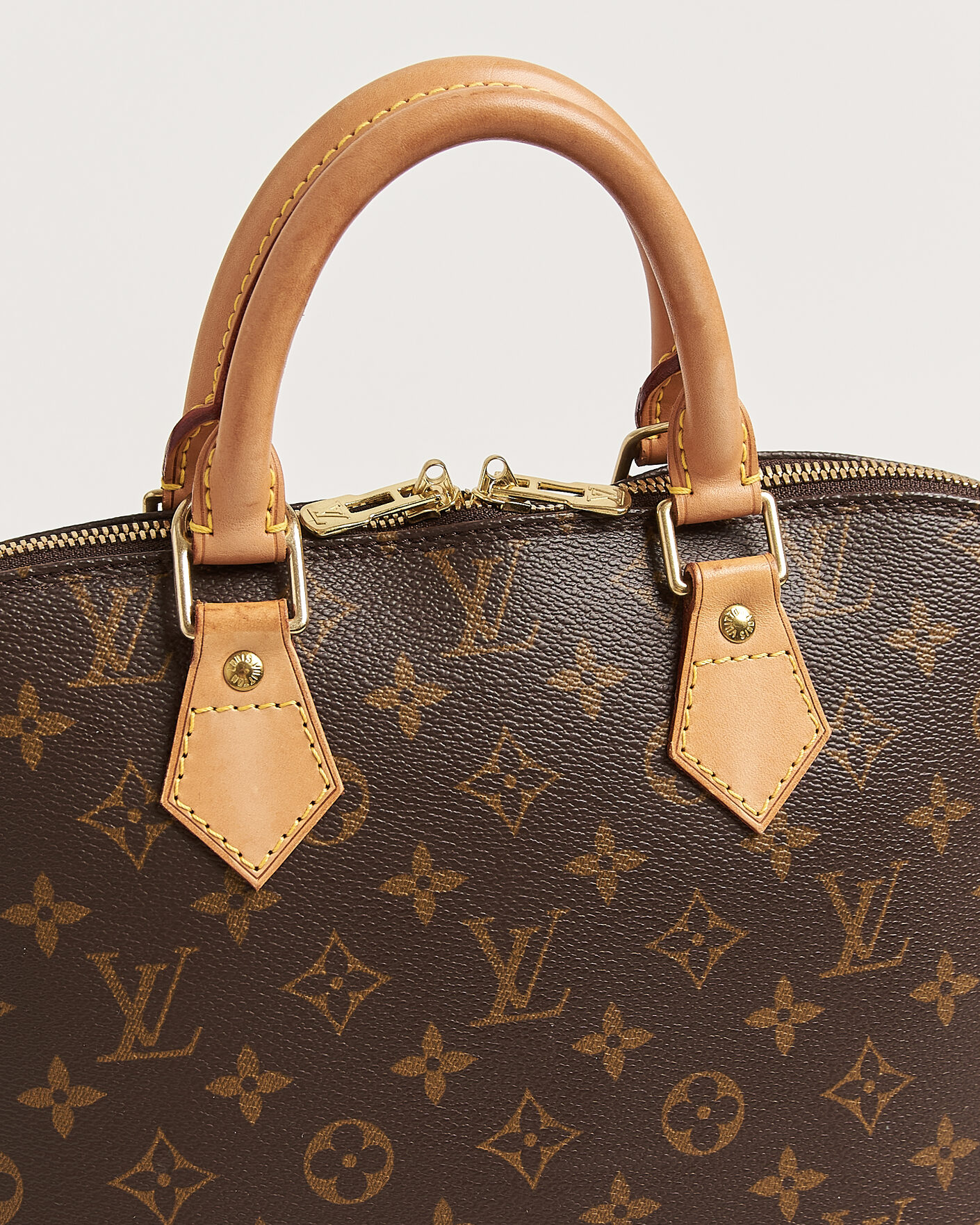 Herr | Pre-Owned & Vintage Bags | Louis Vuitton Pre-Owned | Alma Bag PM Monogram