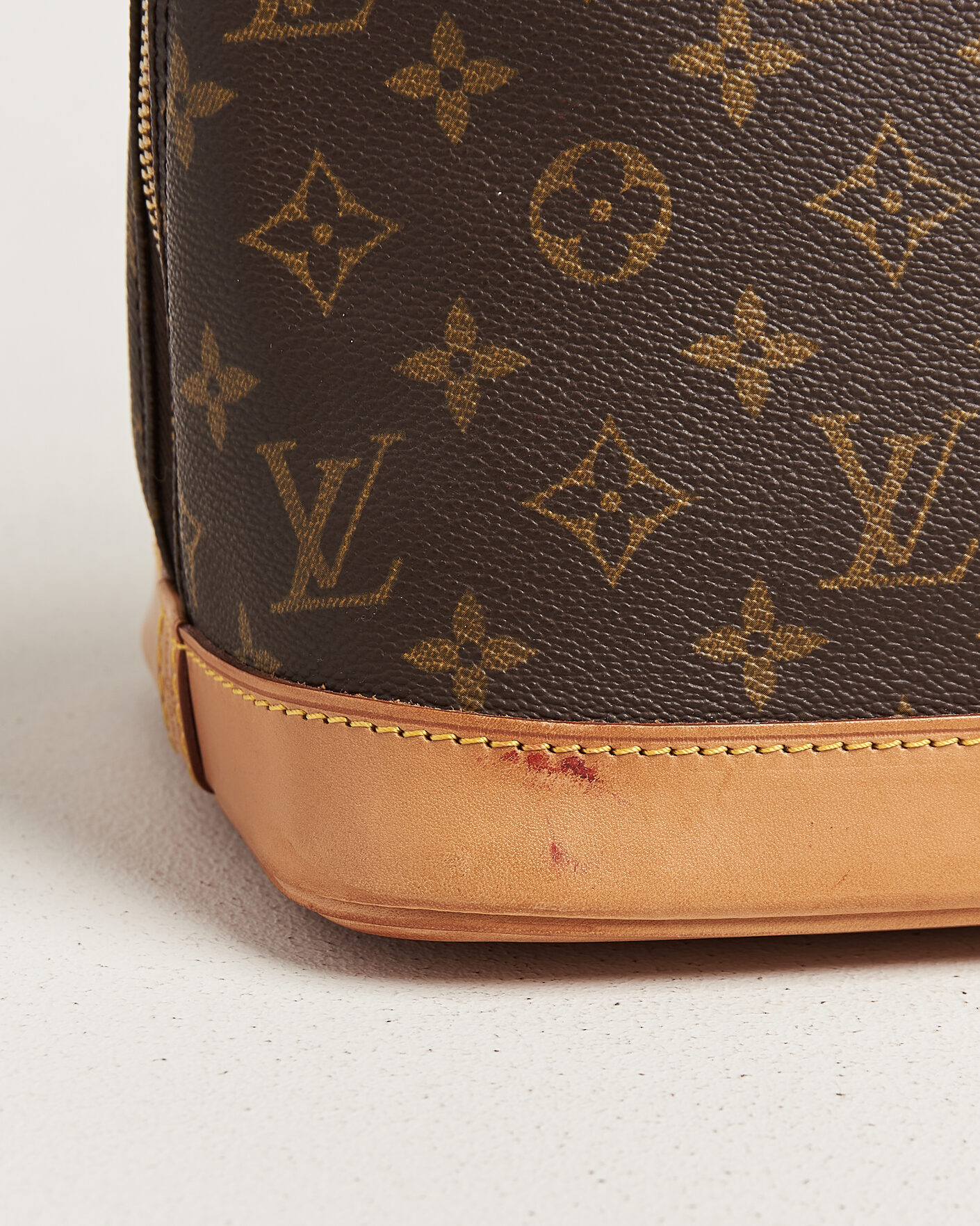 Herr | Pre-Owned & Vintage Bags | Louis Vuitton Pre-Owned | Alma Bag PM Monogram