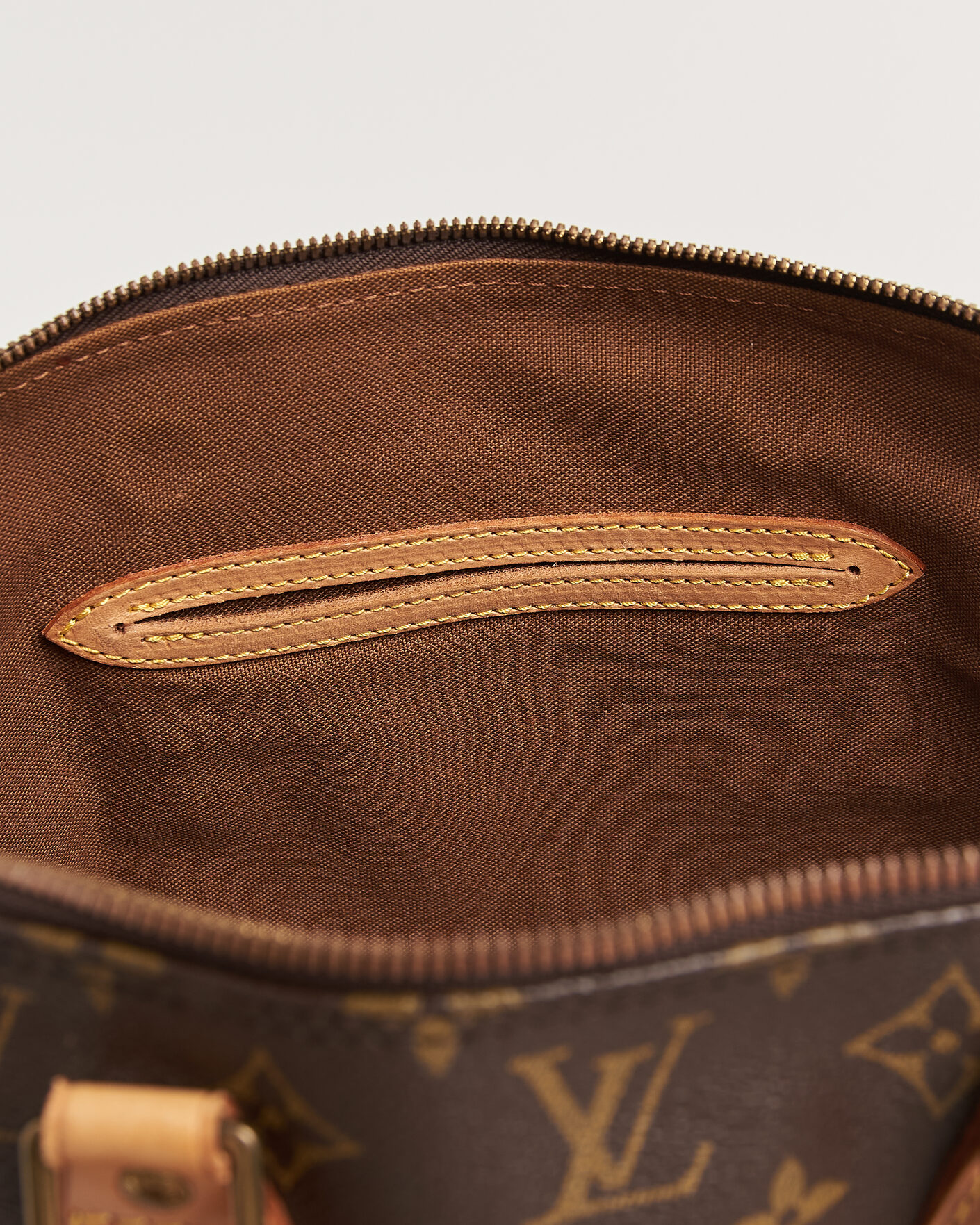 Herr | Pre-Owned & Vintage Bags | Louis Vuitton Pre-Owned | Alma Bag PM Monogram