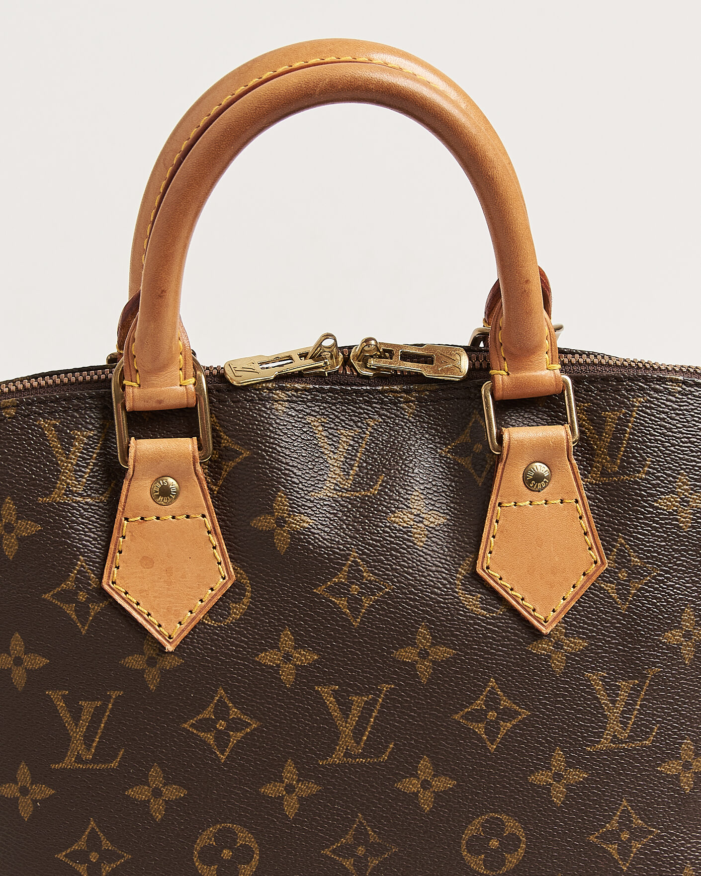 Herr | Pre-Owned & Vintage Bags | Louis Vuitton Pre-Owned | Alma Bag PM Monogram