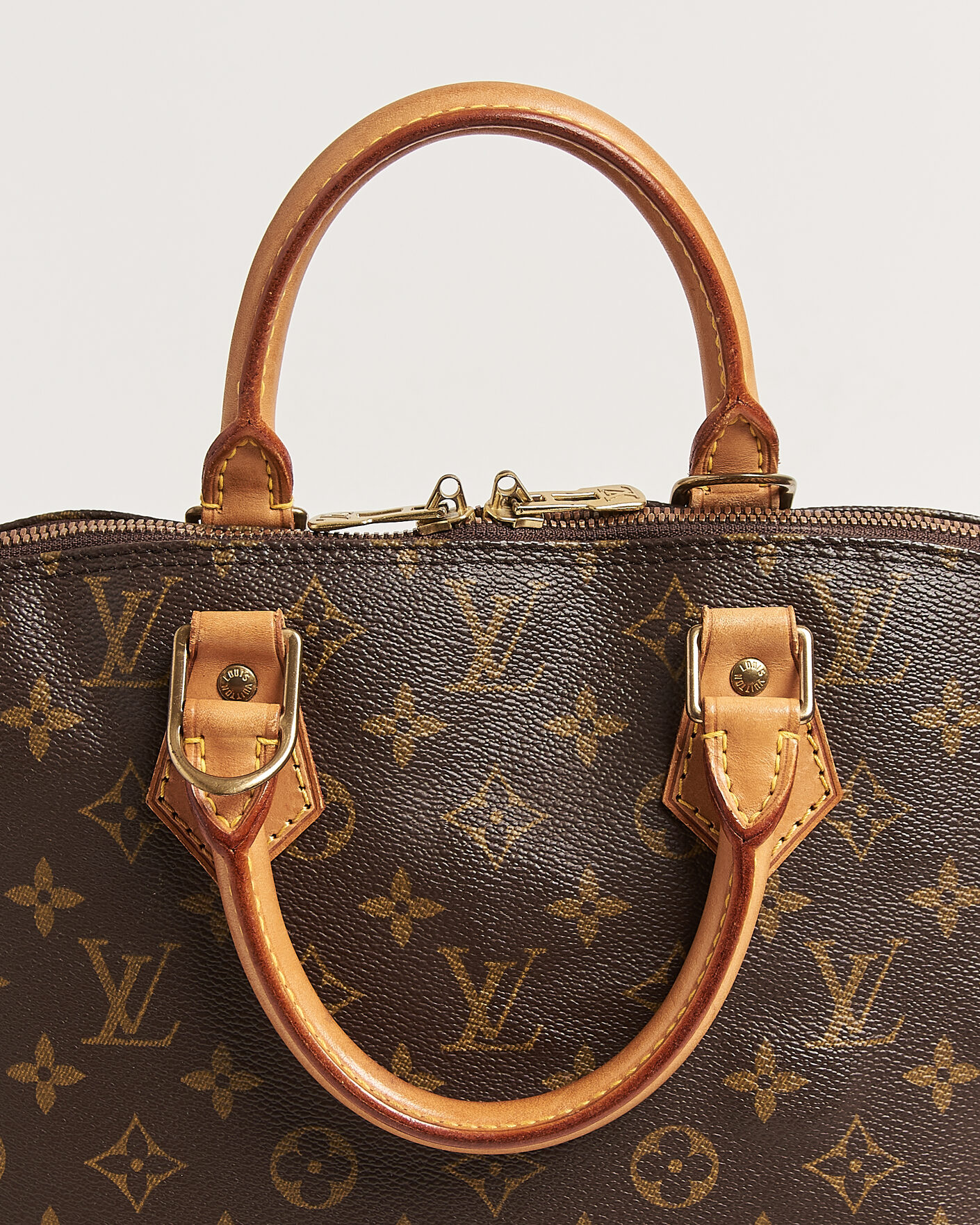 Herr | Pre-Owned & Vintage Bags | Louis Vuitton Pre-Owned | Alma Bag PM Monogram