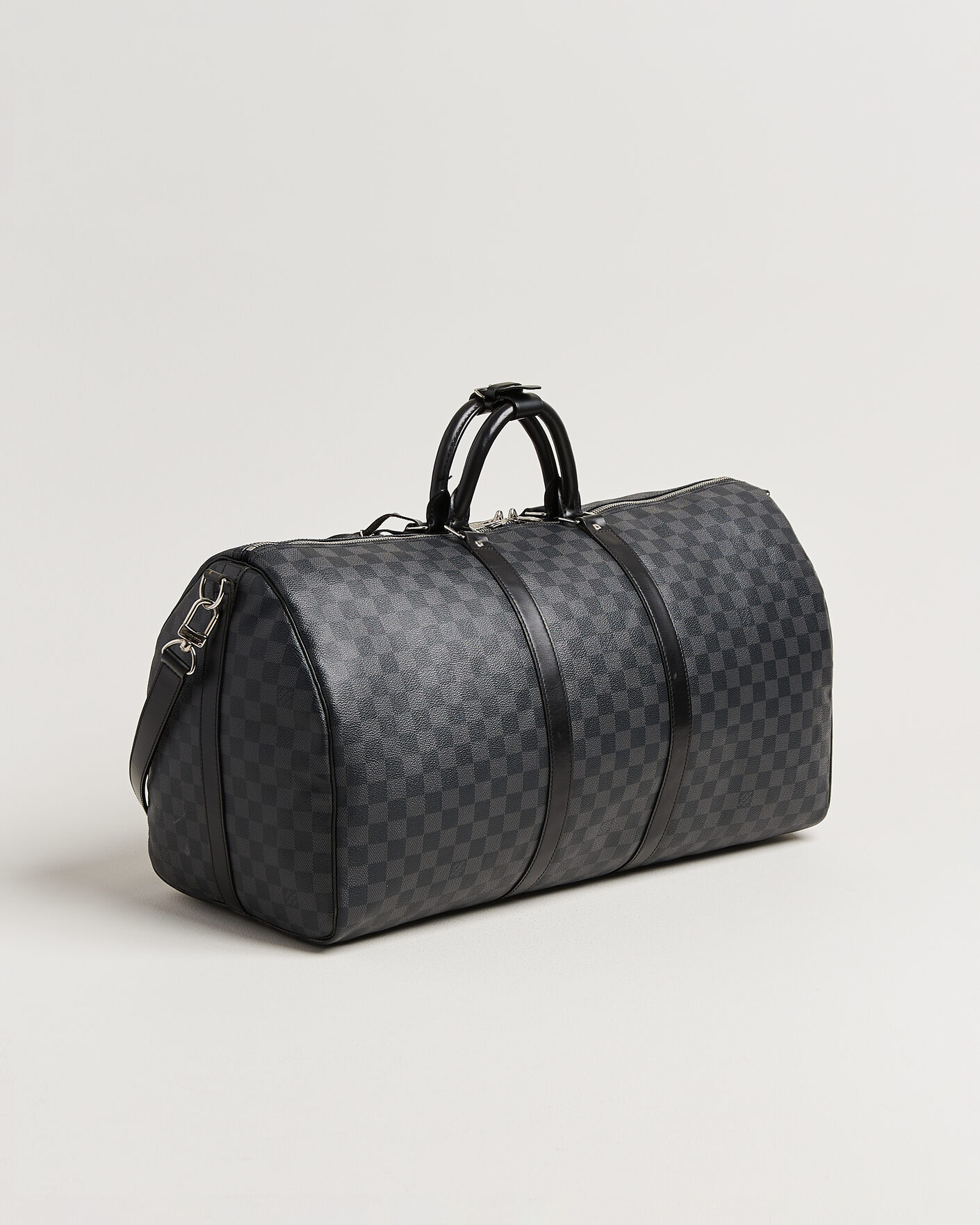 Herr | Pre-Owned & Vintage Bags | Louis Vuitton Pre-Owned | Keepall 55 Bandouliére Damier Graphite