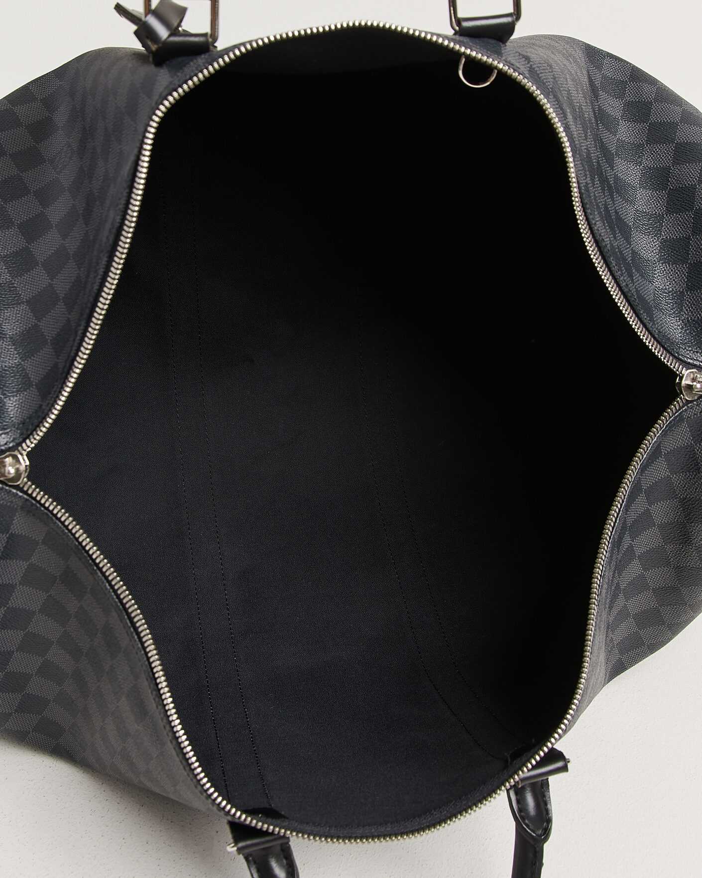 Herr | Pre-Owned & Vintage Bags | Louis Vuitton Pre-Owned | Keepall 55 Bandouliére Damier Graphite