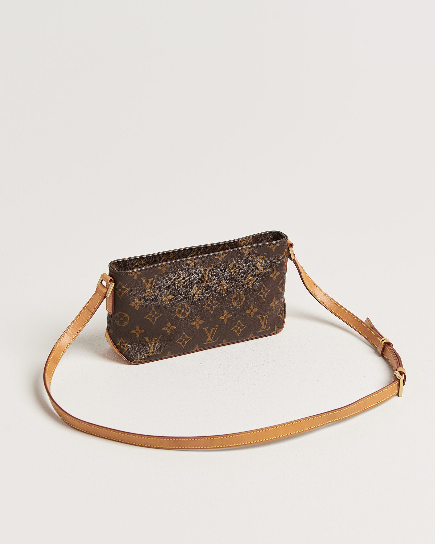 Herr | Pre-Owned & Vintage Bags | Louis Vuitton Pre-Owned | Trotteur Crossbody Bag Monogram
