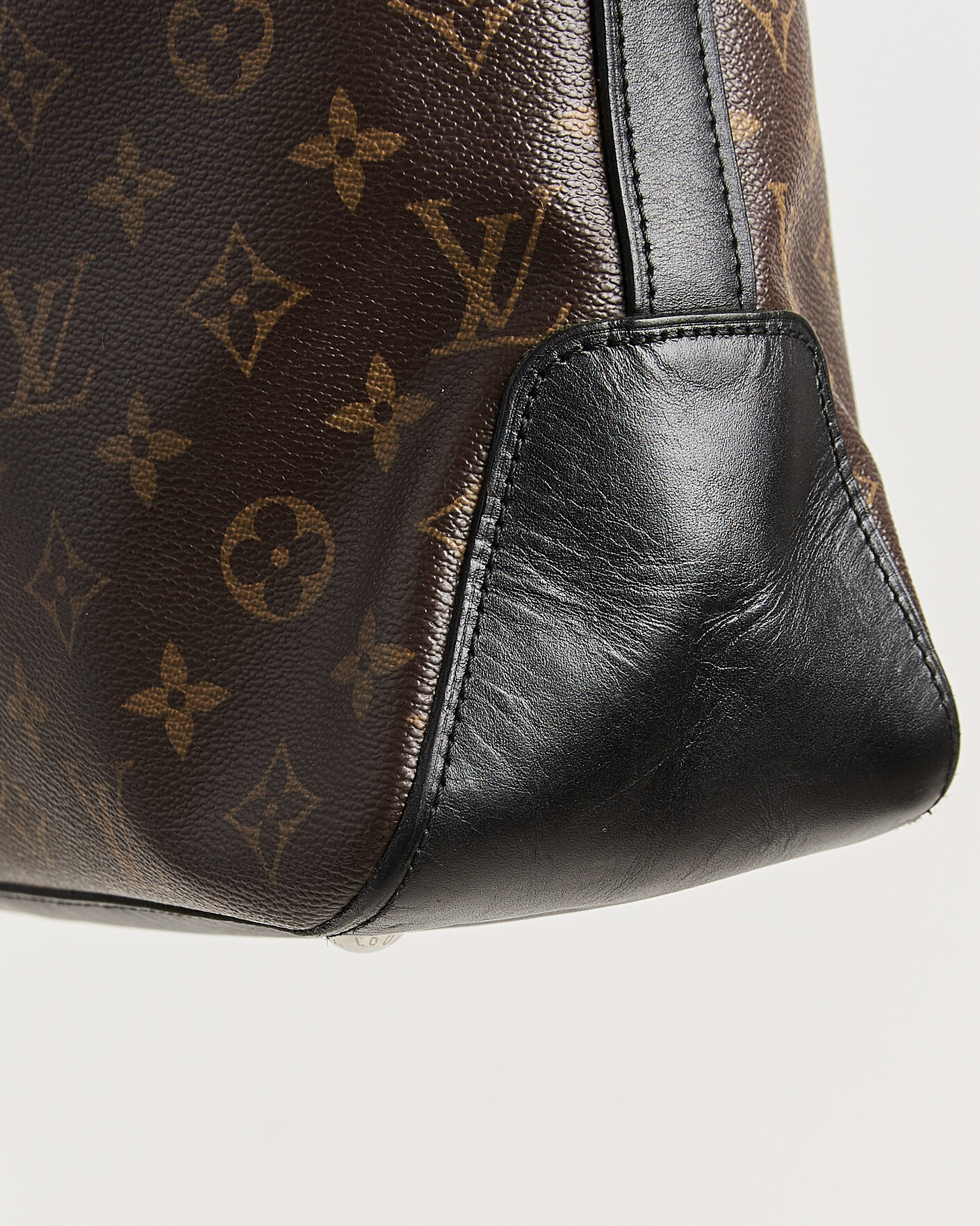 Herr | Pre-Owned & Vintage Bags | Louis Vuitton Pre-Owned | Davis Totebag Monogram Macassar