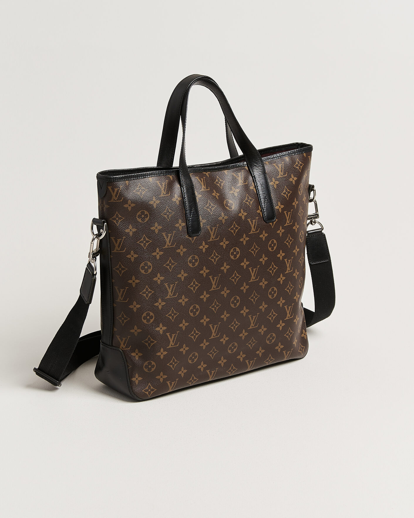 Herr | Pre-Owned & Vintage Bags | Louis Vuitton Pre-Owned | Davis Totebag Monogram Macassar