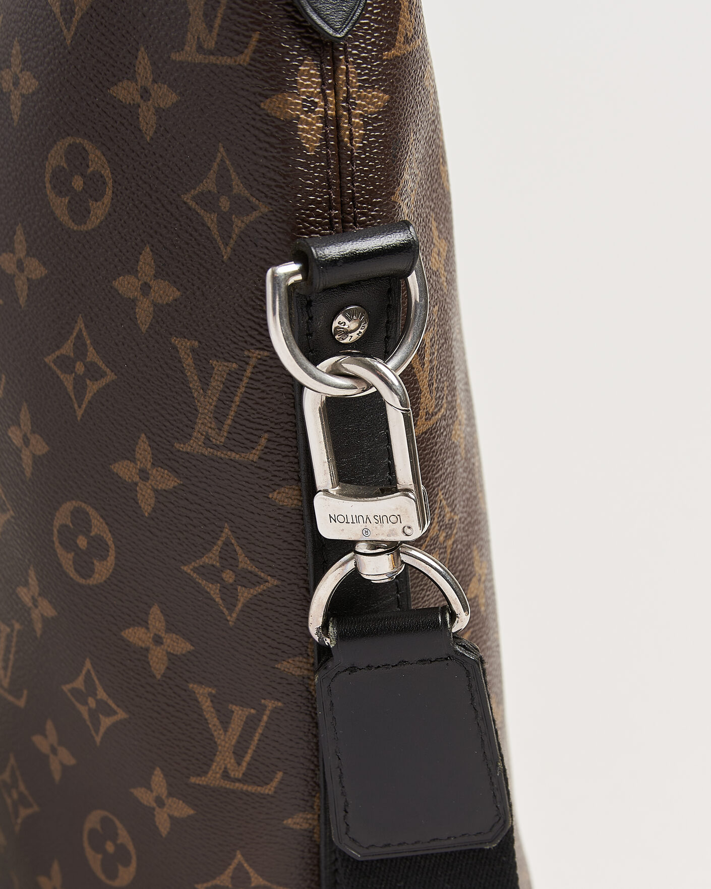 Herr | Pre-Owned & Vintage Bags | Louis Vuitton Pre-Owned | Davis Totebag Monogram Macassar