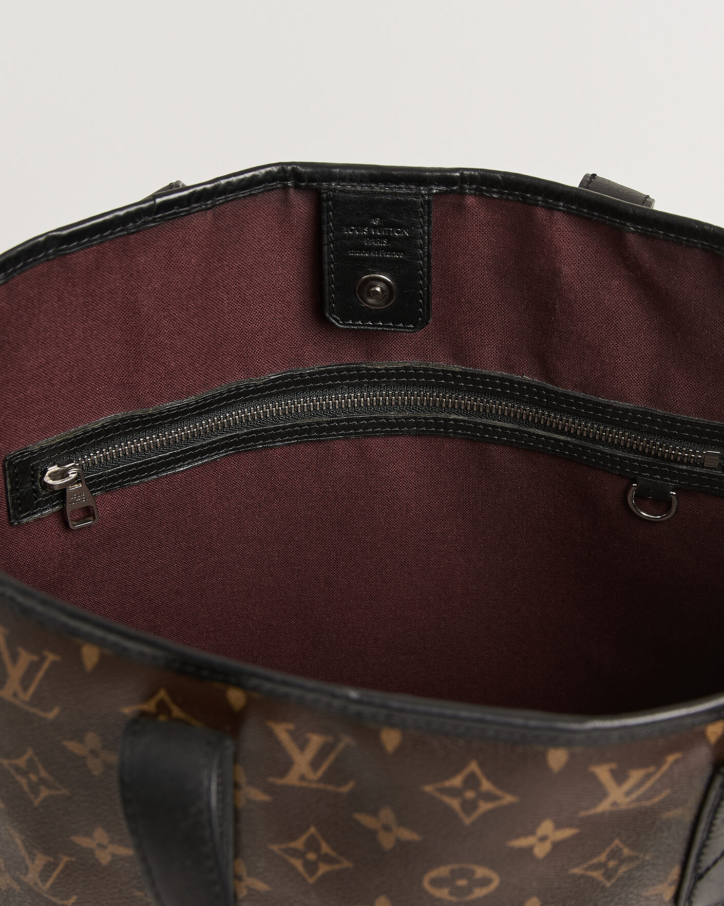 Herr | Pre-Owned & Vintage Bags | Louis Vuitton Pre-Owned | Davis Totebag Monogram Macassar