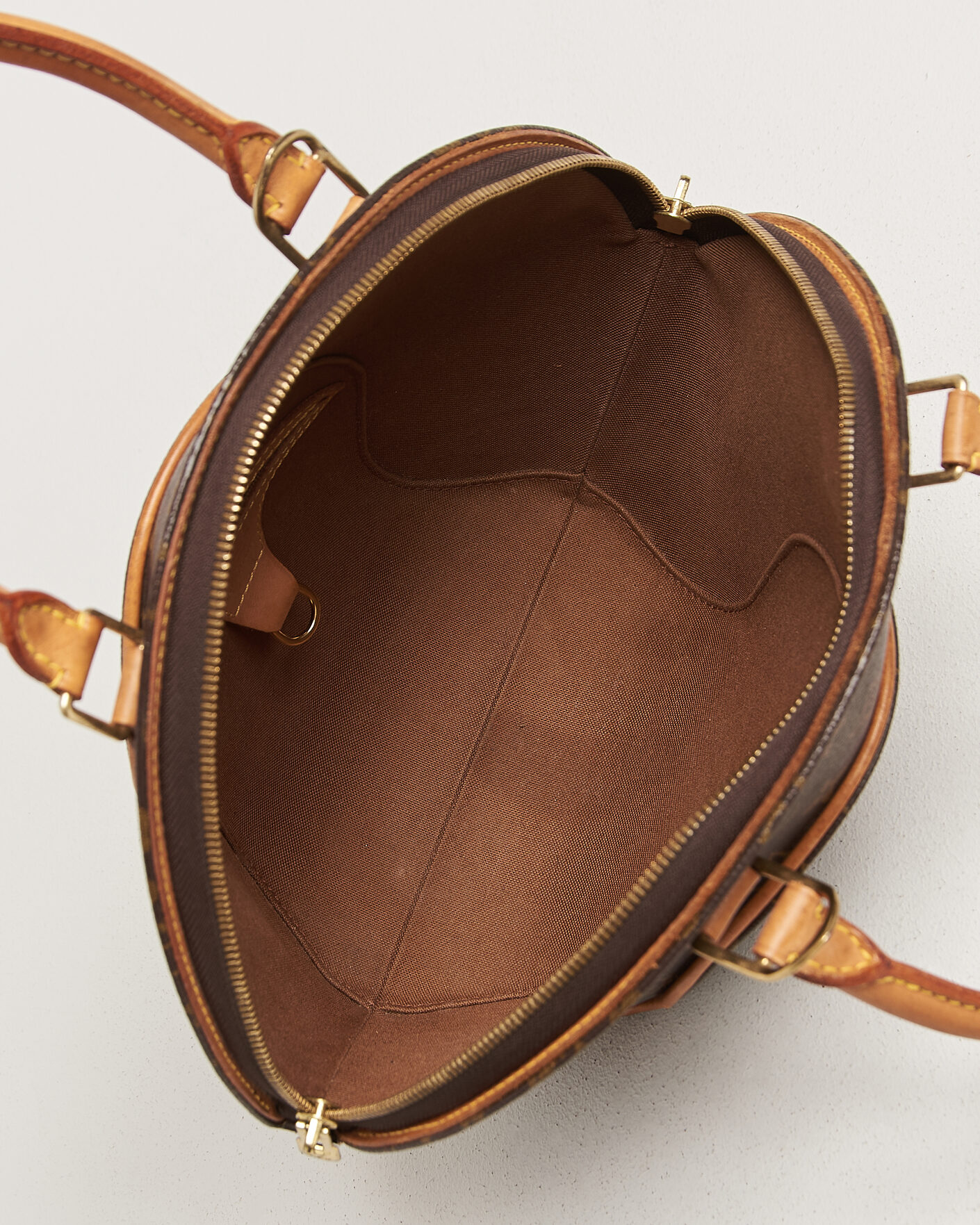 Herr | Pre-Owned & Vintage Bags | Louis Vuitton Pre-Owned | Ellipse PM Bag Monogram