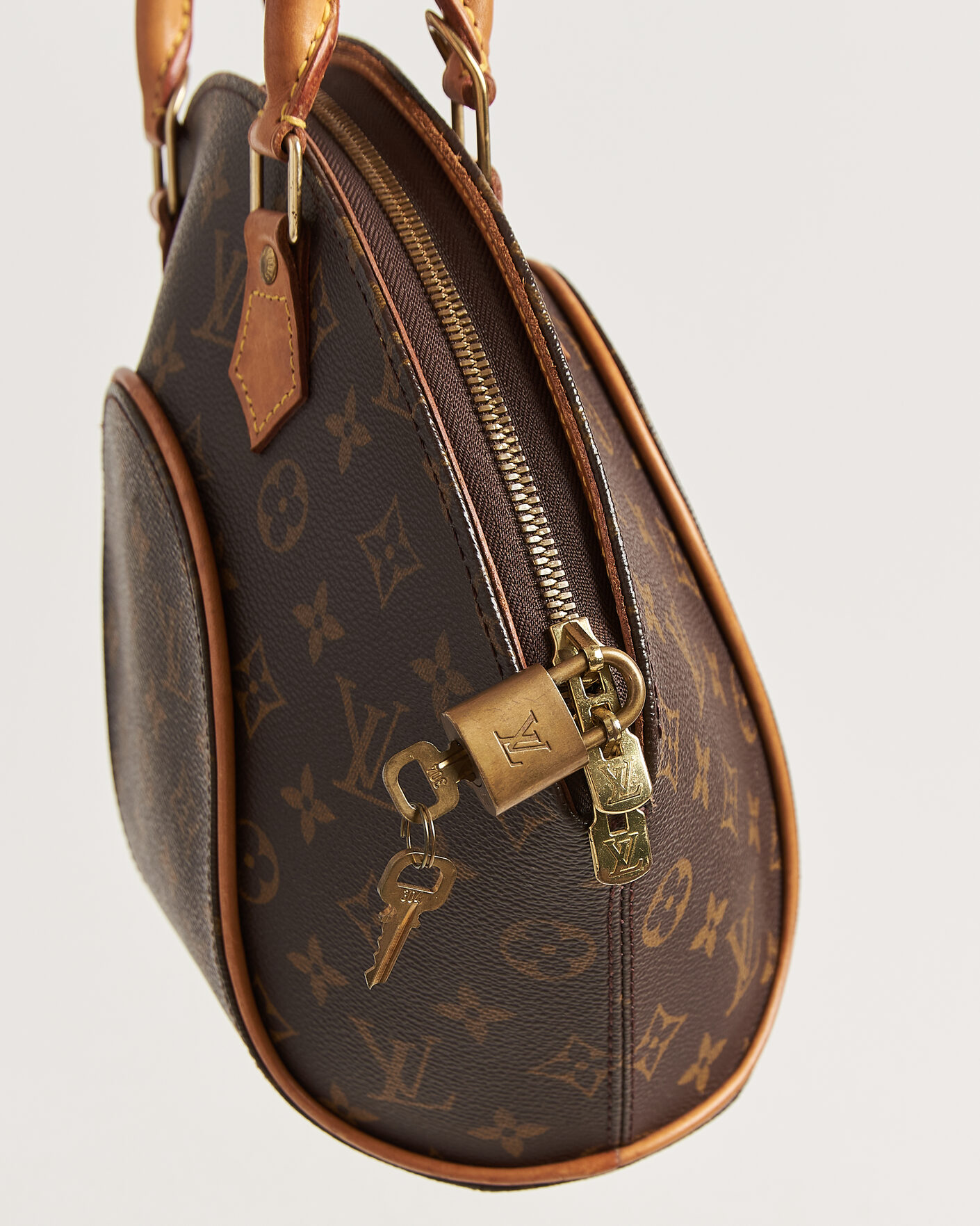 Herr | Pre-Owned & Vintage Bags | Louis Vuitton Pre-Owned | Ellipse PM Bag Monogram