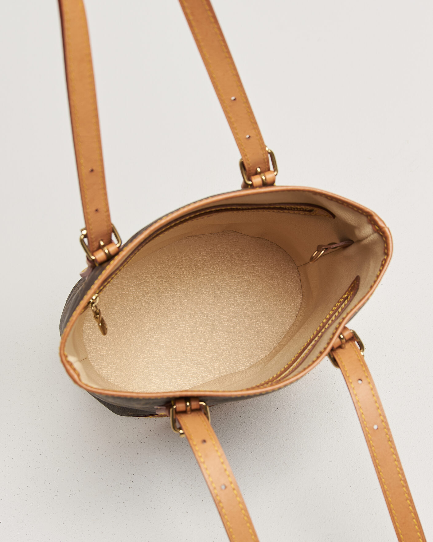 Herr | Pre-Owned & Vintage Bags | Louis Vuitton Pre-Owned | Bucket PM Bag Monogram