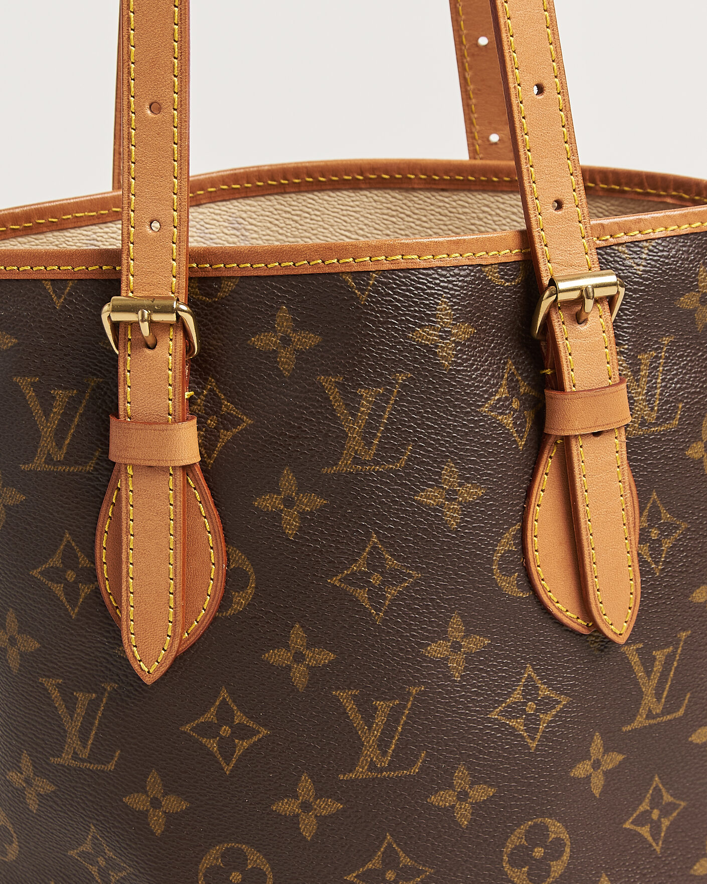 Herr | Pre-Owned & Vintage Bags | Louis Vuitton Pre-Owned | Bucket PM Bag Monogram