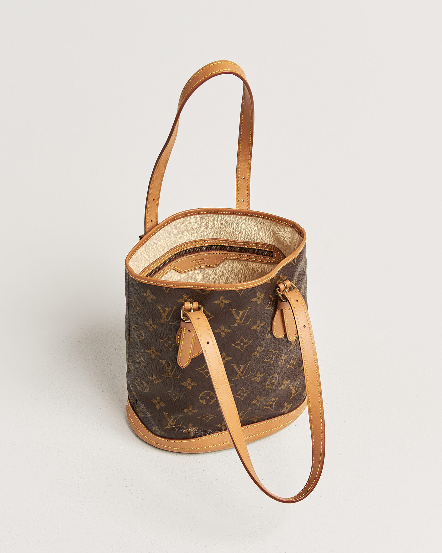 Herr | Pre-Owned & Vintage Bags | Louis Vuitton Pre-Owned | Bucket PM Bag Monogram