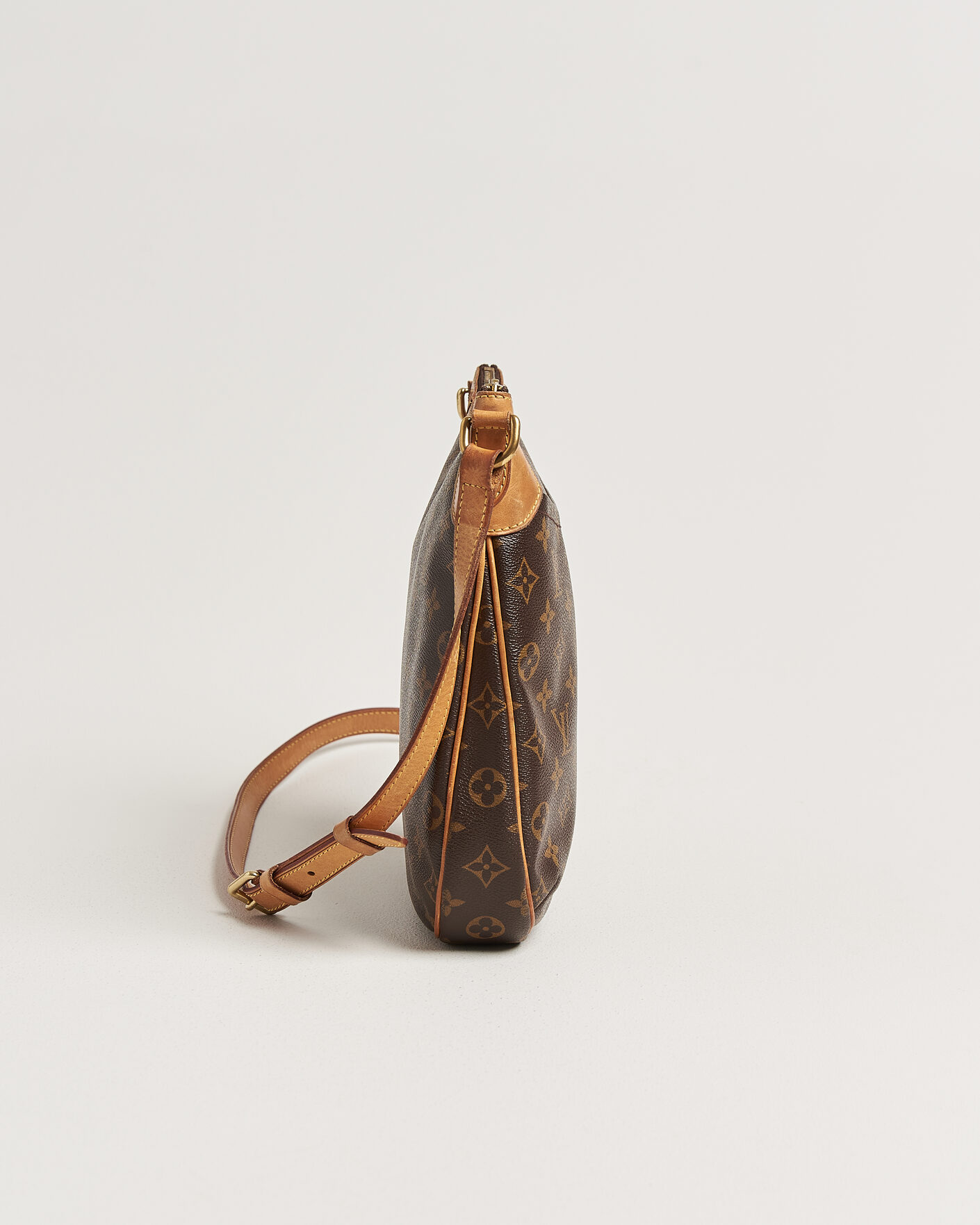 Herr | Pre-Owned & Vintage Bags | Louis Vuitton Pre-Owned | Odeon PM Bag Monogram