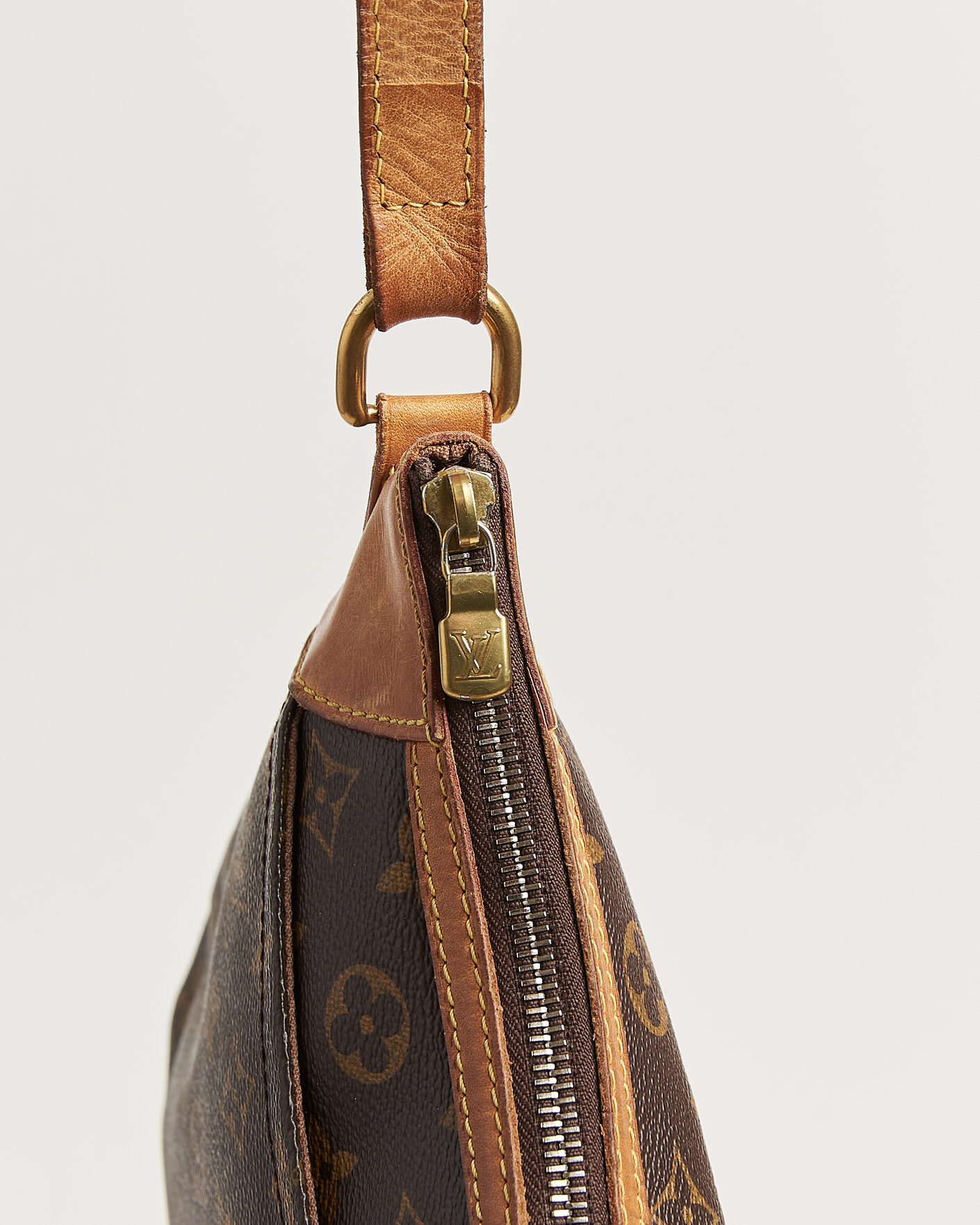 Herr | Pre-Owned & Vintage Bags | Louis Vuitton Pre-Owned | Odeon PM Bag Monogram