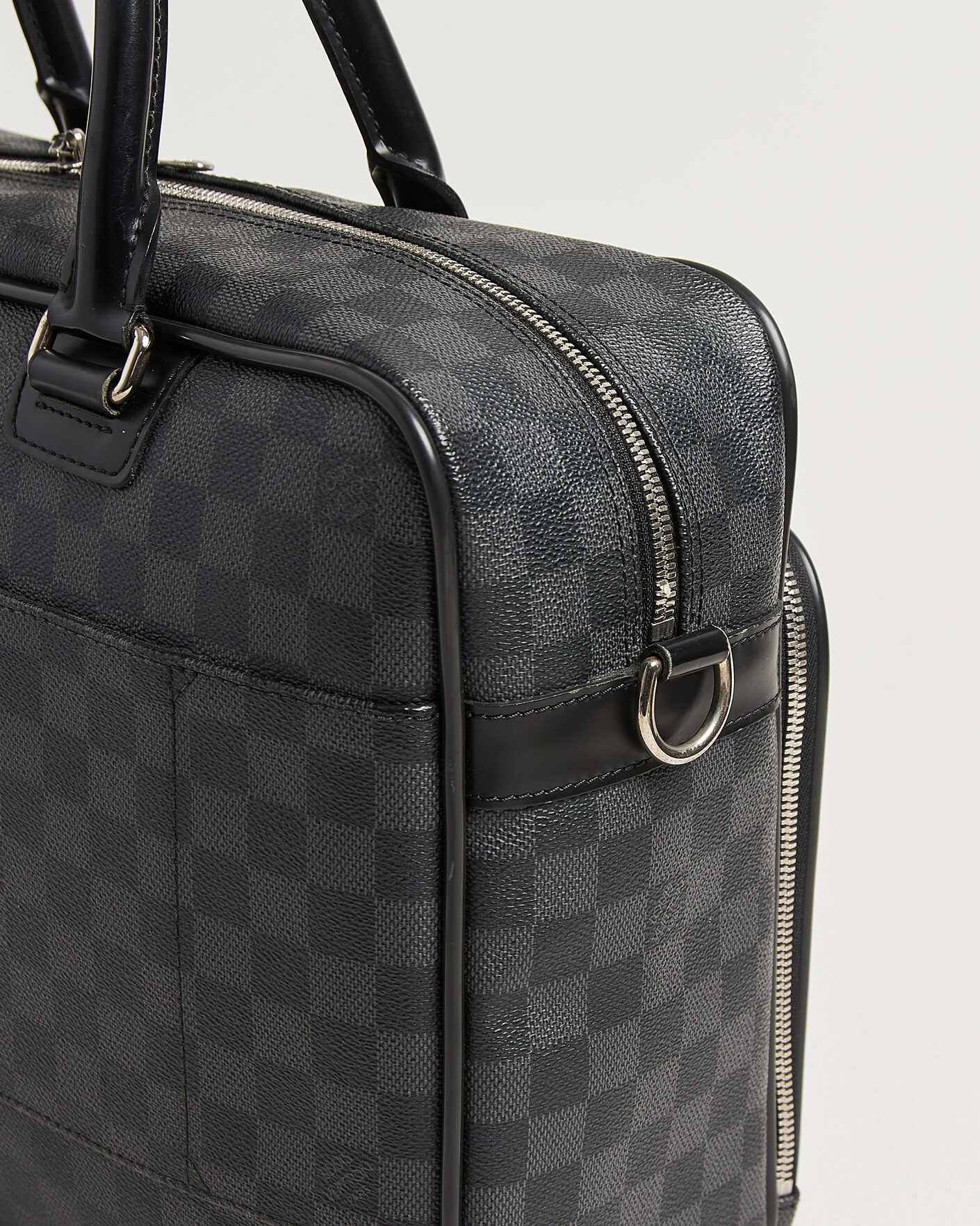 Herr | Pre-Owned & Vintage Bags | Louis Vuitton Pre-Owned | Agal Bag Damier Graphite