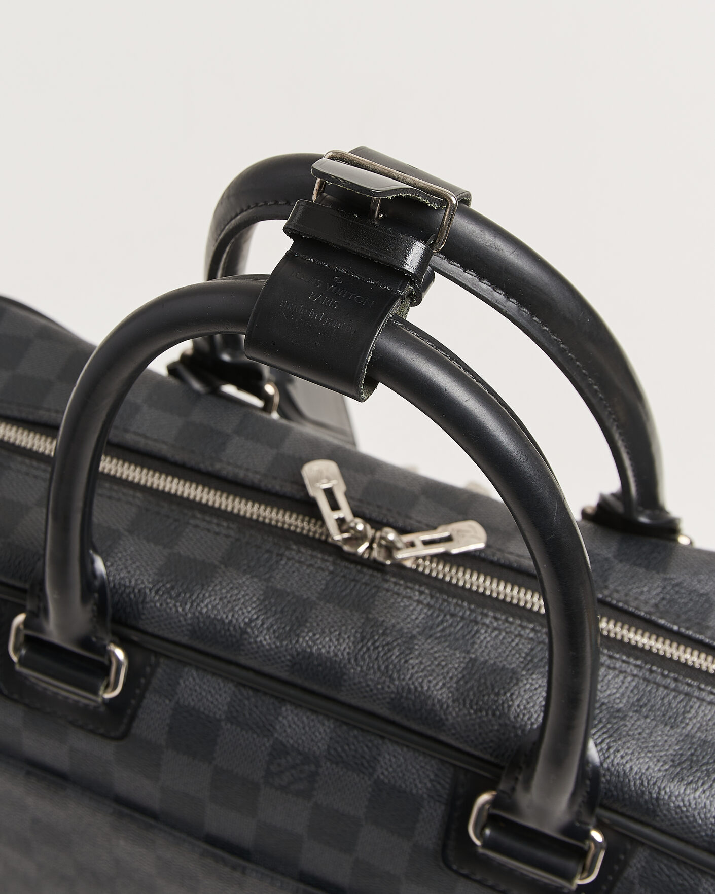 Herr | Pre-Owned & Vintage Bags | Louis Vuitton Pre-Owned | Agal Bag Damier Graphite