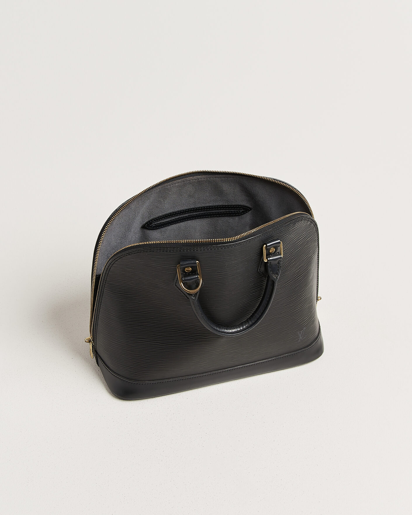 Herr | Pre-Owned & Vintage Bags | Louis Vuitton Pre-Owned | Alma PM Bag Epi Leather Black