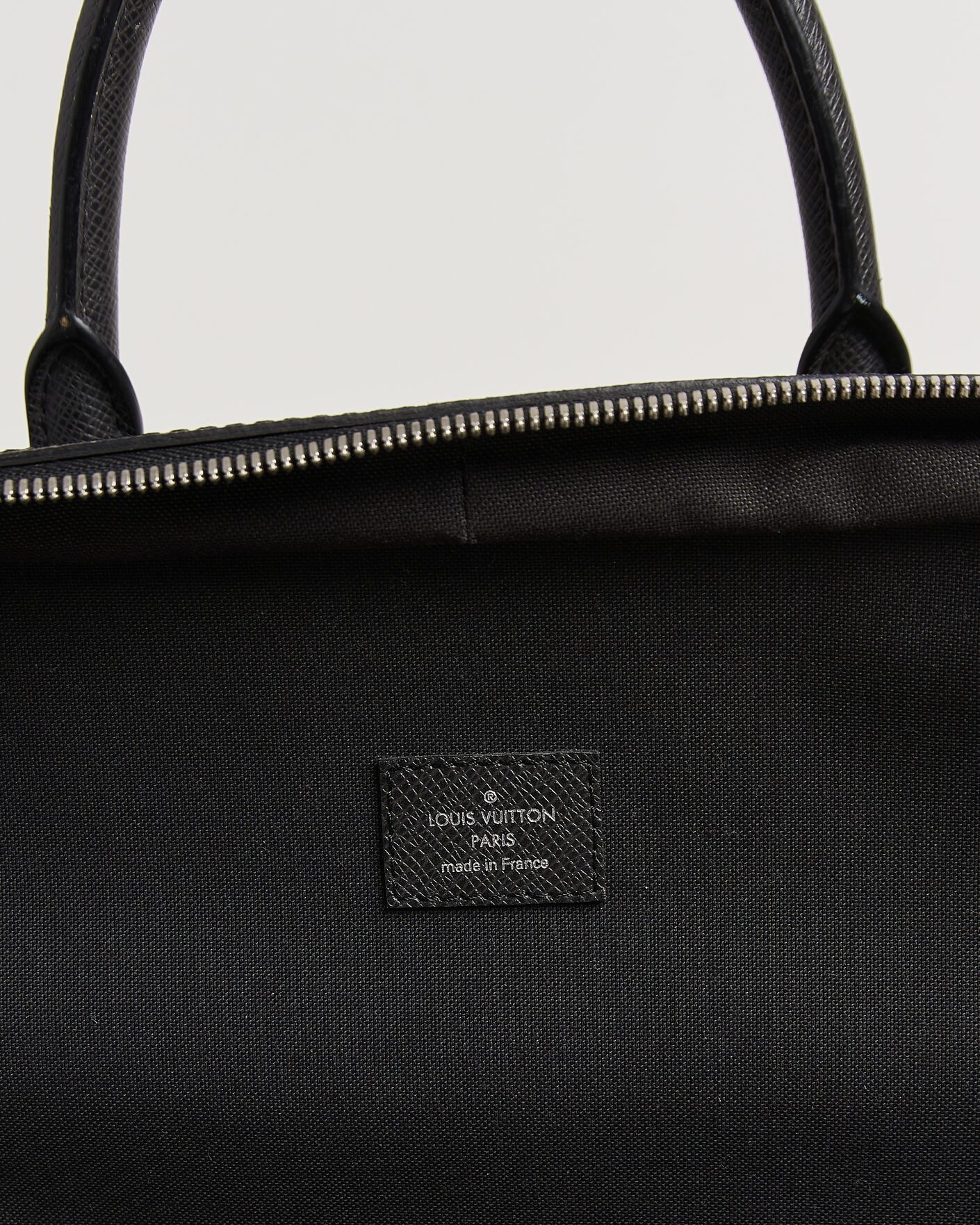Herr | Pre-Owned & Vintage Bags | Louis Vuitton Pre-Owned | Overnight Bag Taiga Leather Black
