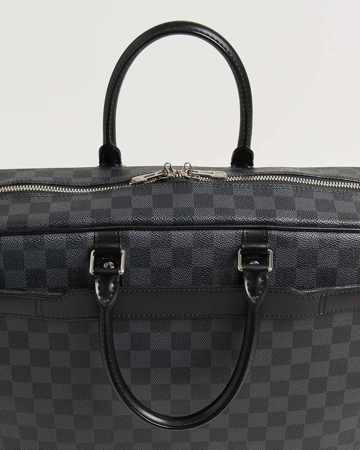 Herr | Pre-Owned & Vintage Bags | Louis Vuitton Pre-Owned | Porte Documents Voyage Damier Graphite