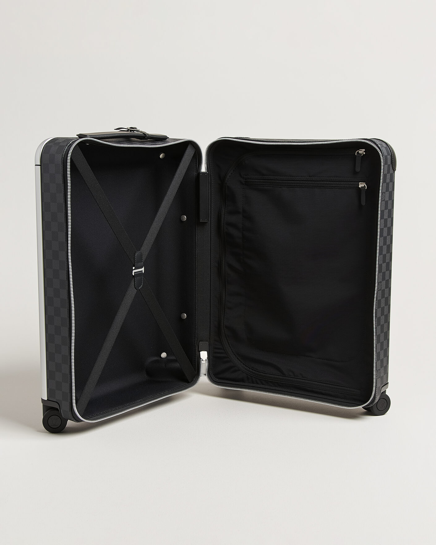 Herr | Pre-Owned & Vintage Bags | Louis Vuitton Pre-Owned | Horizon 55 Damier Graphite