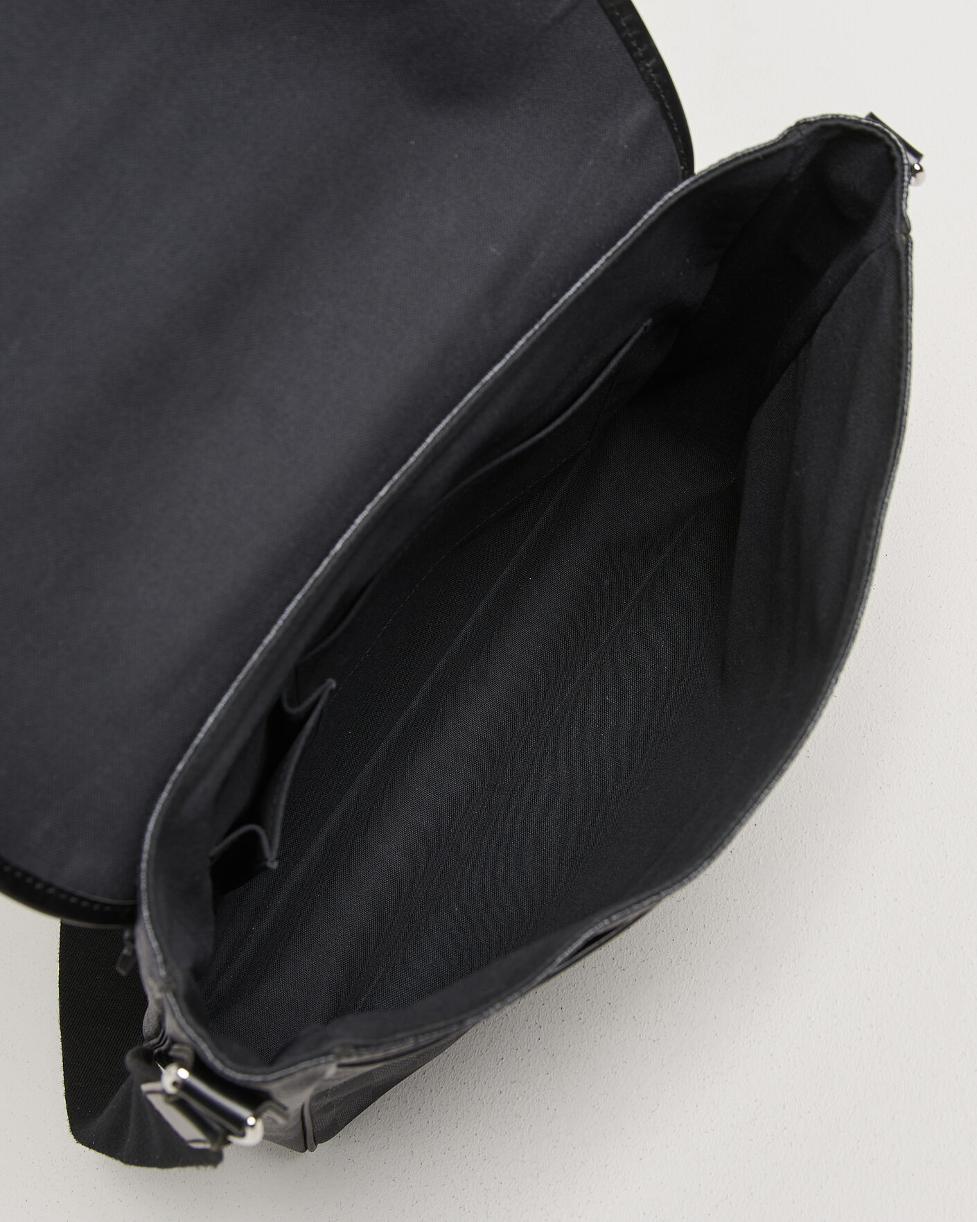 Herr | Pre-Owned & Vintage Bags | Louis Vuitton Pre-Owned | Daniel MM Shoulder Bag Damier Graphite