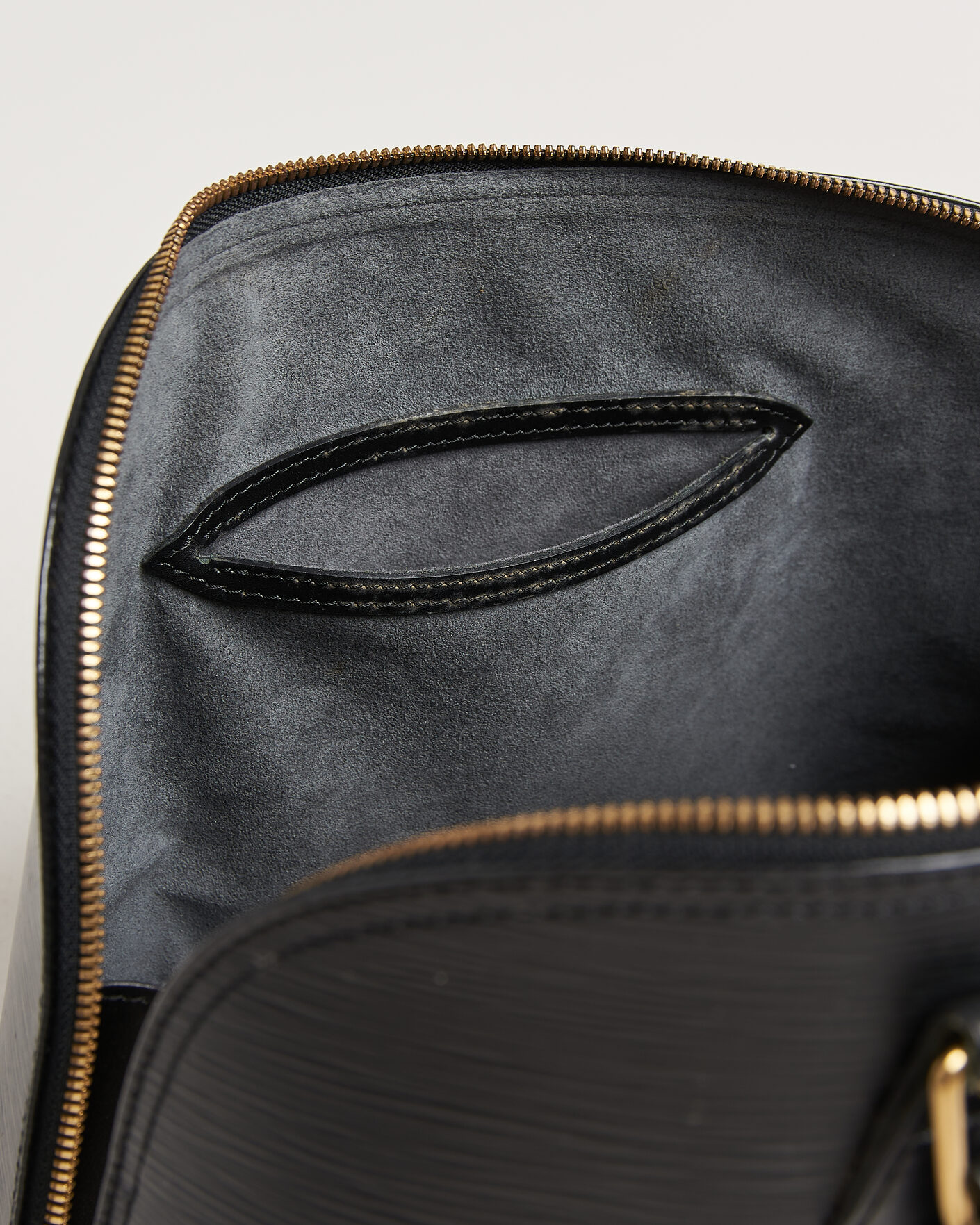Herr | Pre-Owned & Vintage Bags | Louis Vuitton Pre-Owned | Alma PM Bag Epi Leather Black